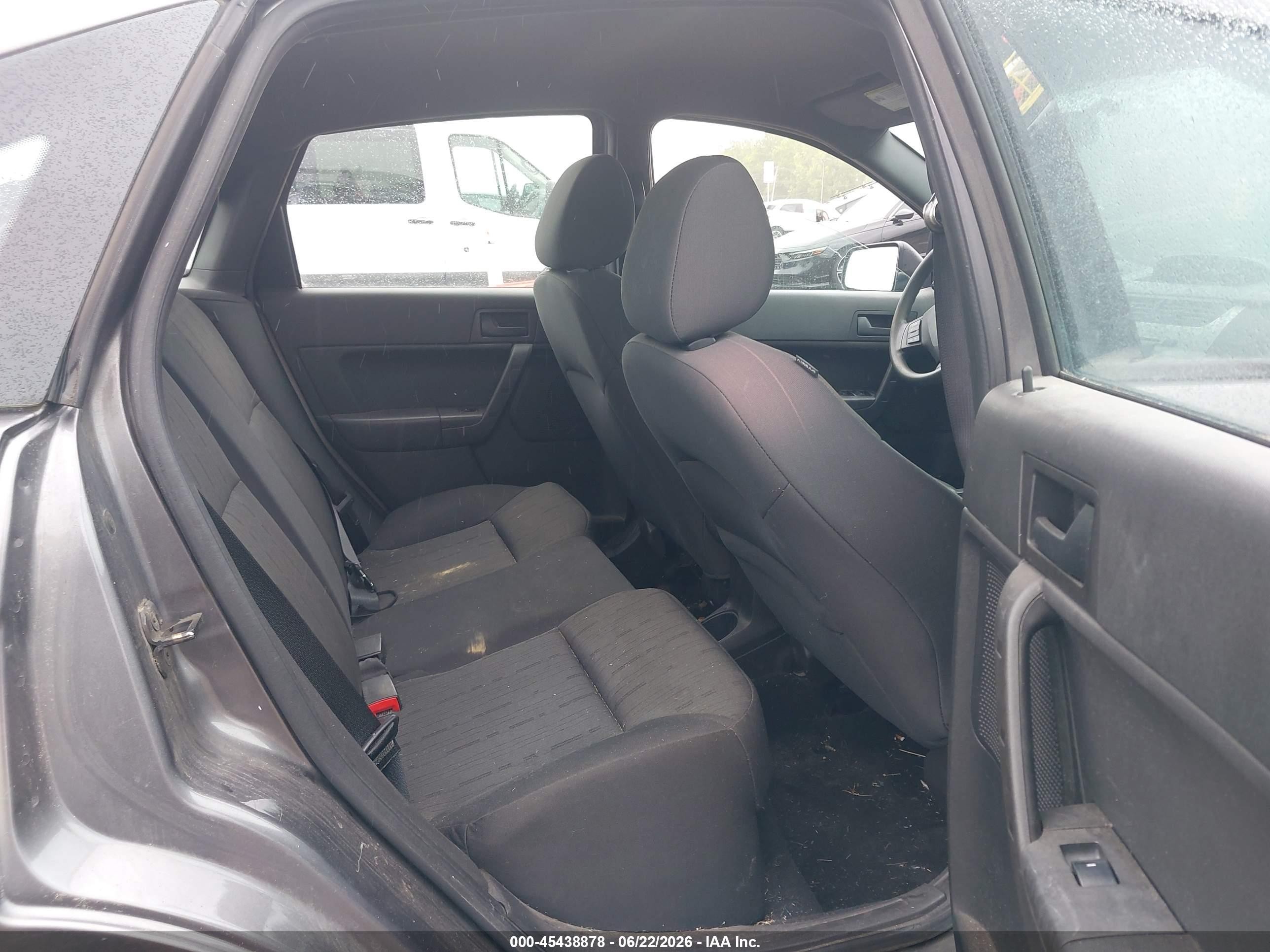 2010 Ford Focus Se Серый vin: 1FAHP3FN8AW277776