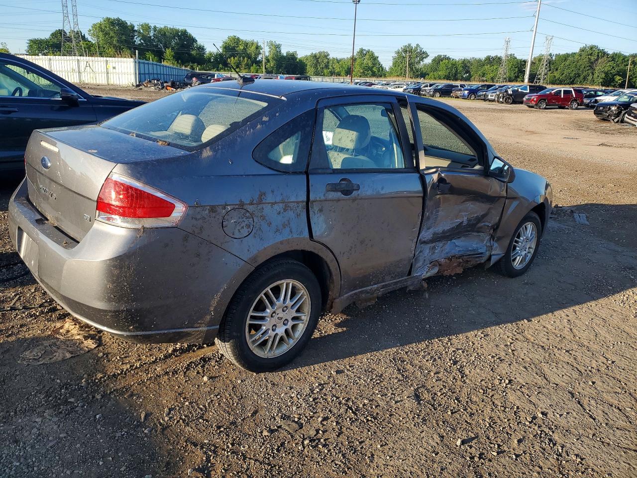 2010 Ford Focus Se Gray vin: 1FAHP3FN8AW289412