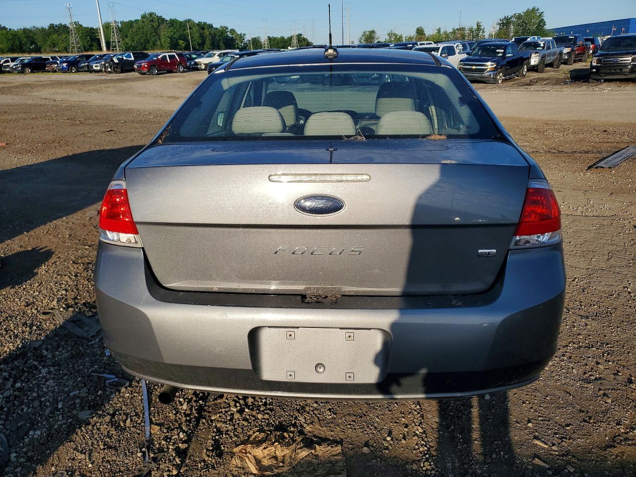 2010 Ford Focus Se Gray vin: 1FAHP3FN8AW289412