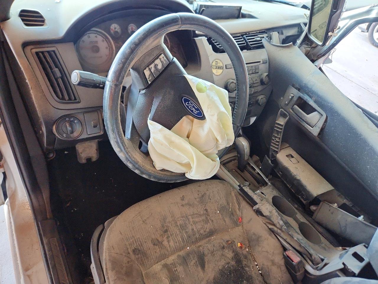 2010 Ford Focus Silver vin: 1FAHP3FN8AW292164
