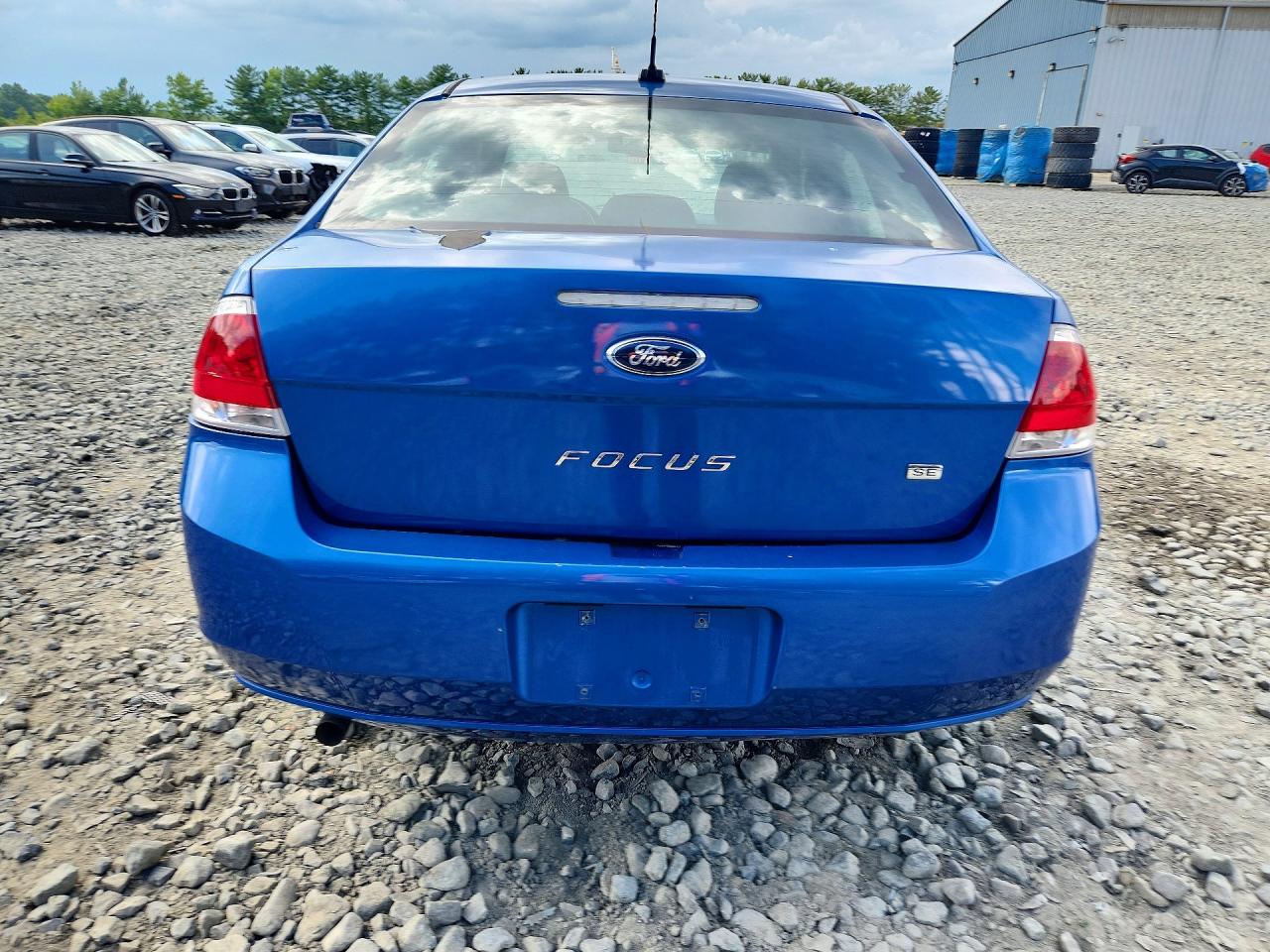 2011 Ford Focus Se Blue vin: 1FAHP3FN8BW128298