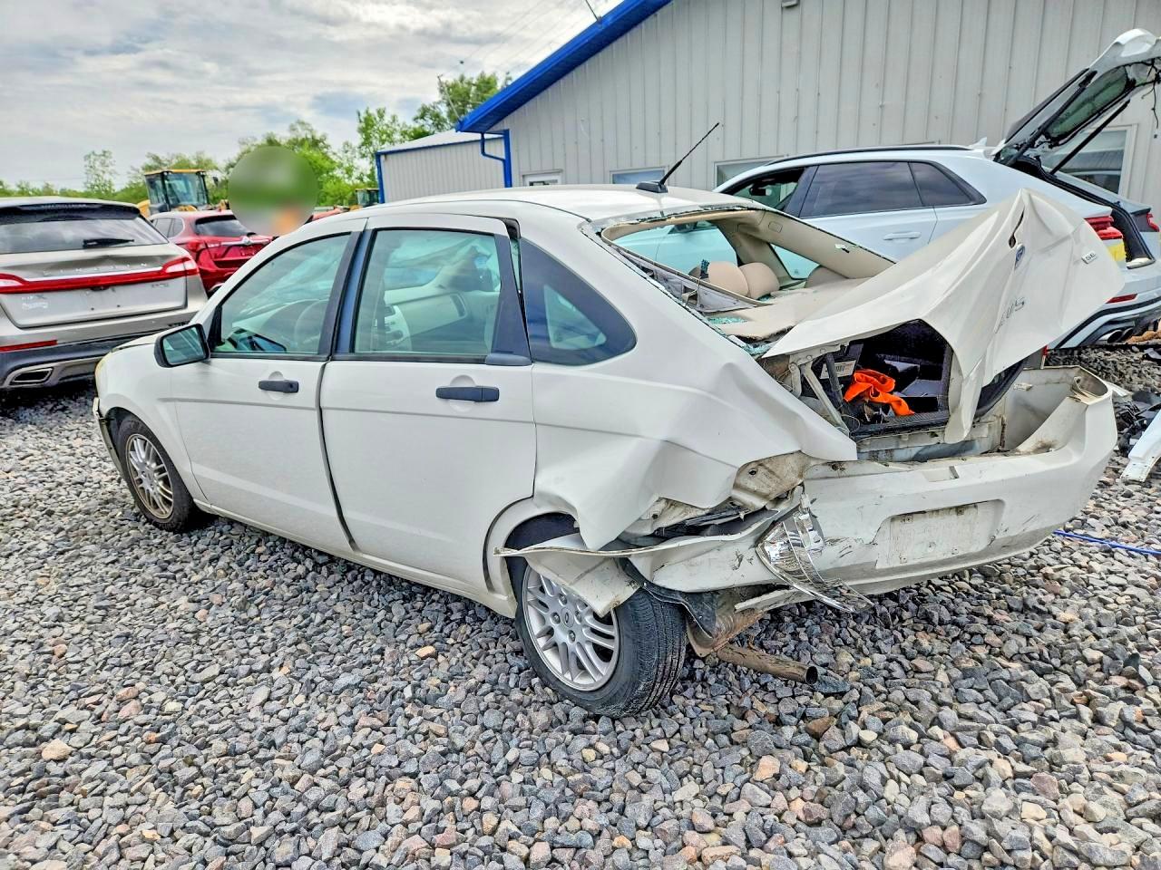 2011 Ford Focus Se White vin: 1FAHP3FN8BW144470