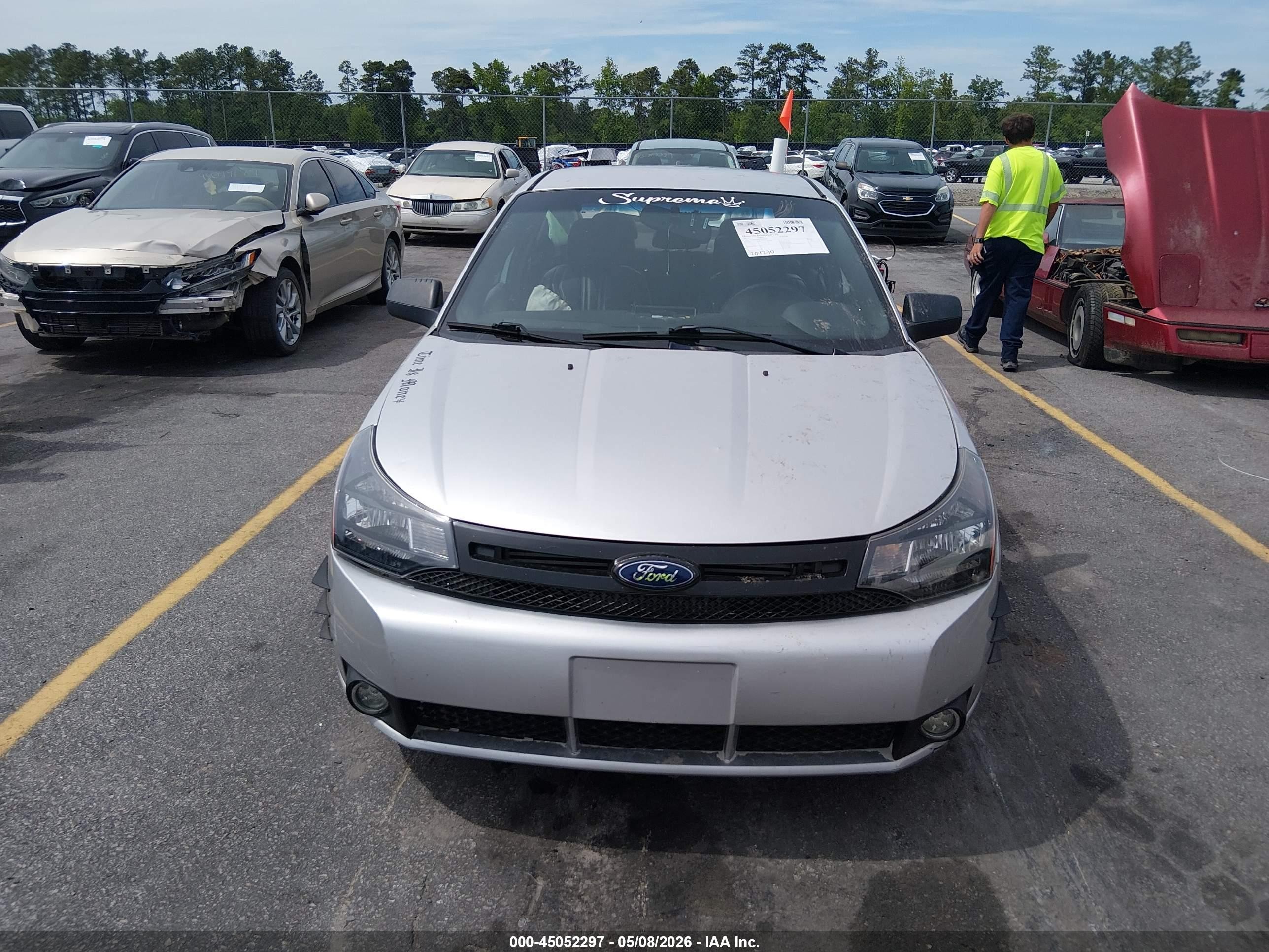 2011 Ford Focus Se Silver vin: 1FAHP3FN8BW147594