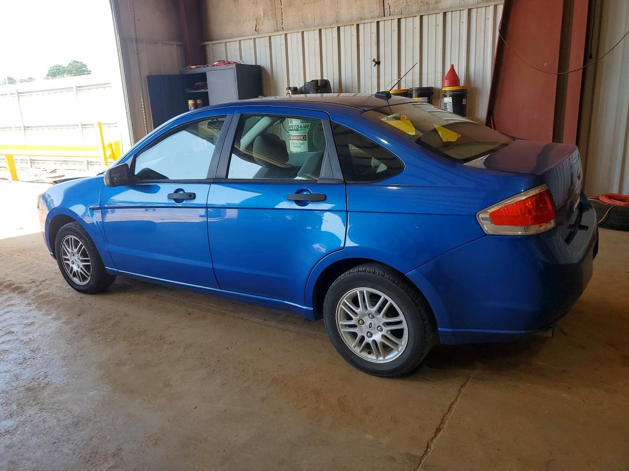 2011 Ford Focus Se Blue vin: 1FAHP3FN8BW189635