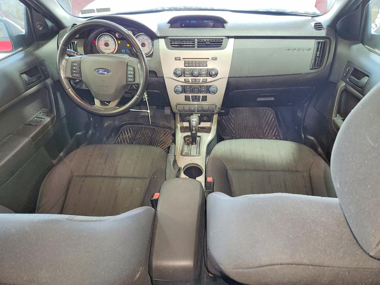 2011 Ford Focus Se Red vin: 1FAHP3FN8BW192180