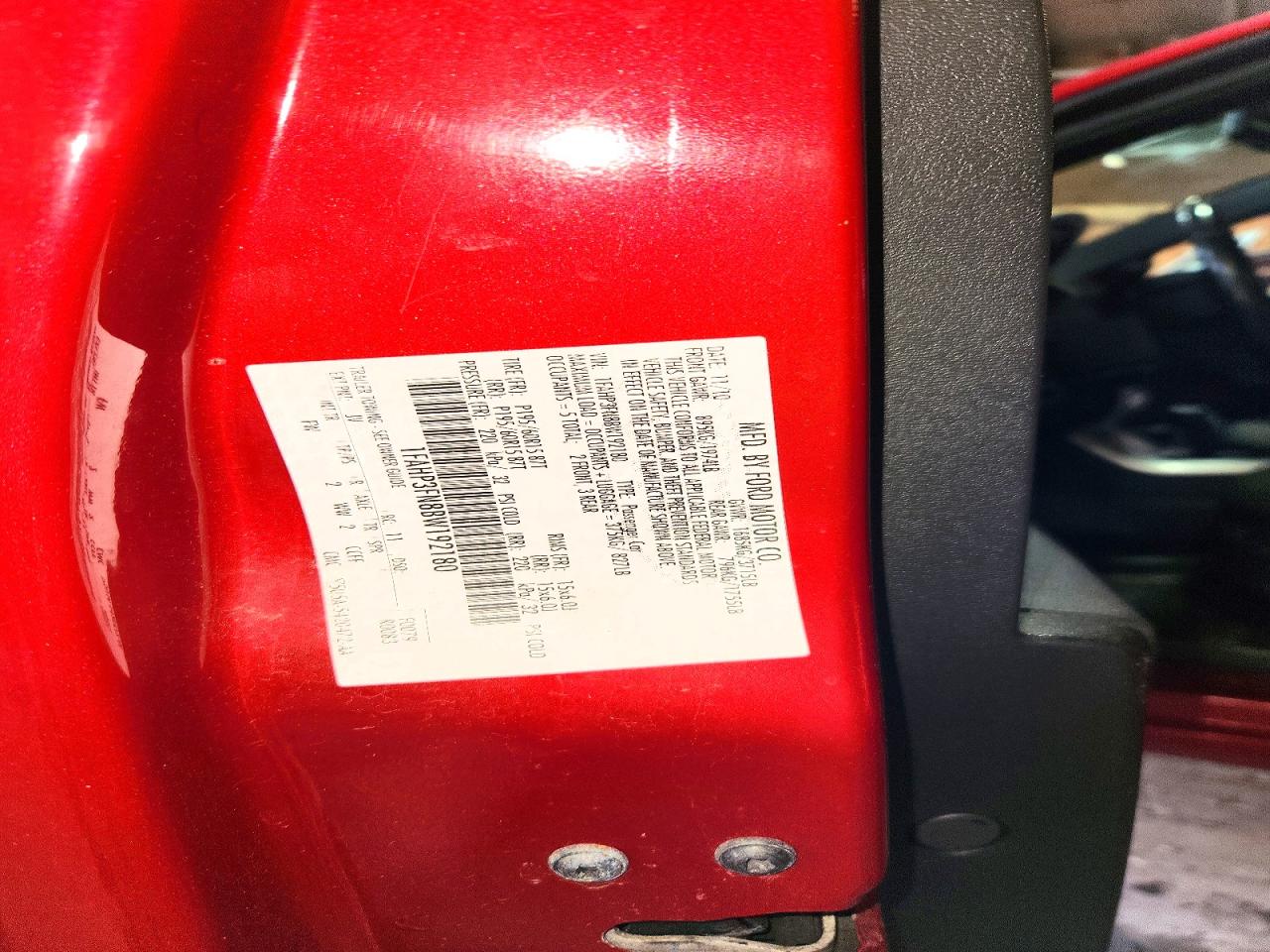 2011 Ford Focus Se Red vin: 1FAHP3FN8BW192180