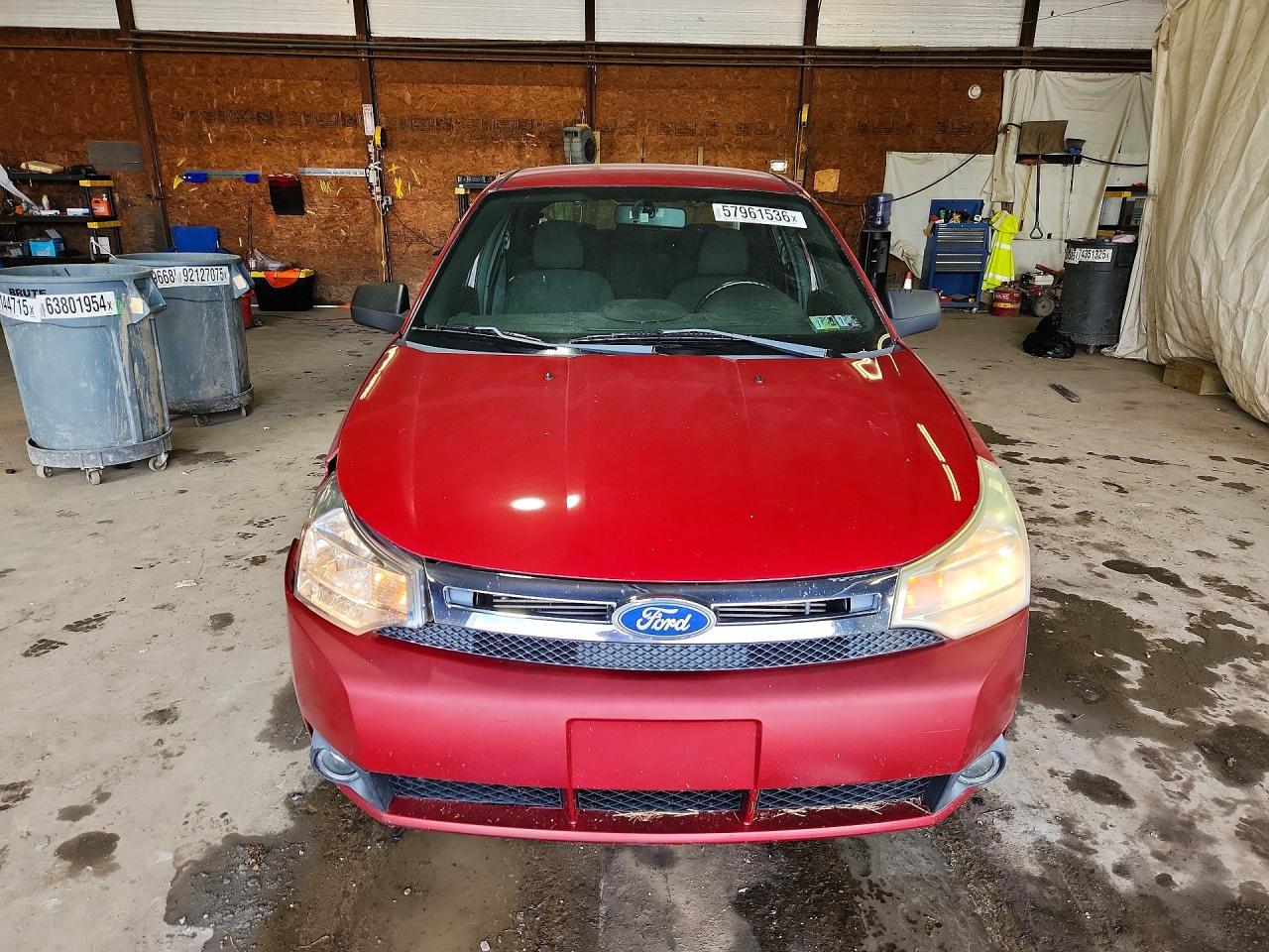 2011 Ford Focus Se Red vin: 1FAHP3FN8BW192180