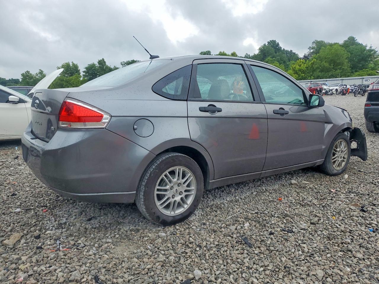 2010 Ford Focus Se Gray vin: 1FAHP3FN9AW137266