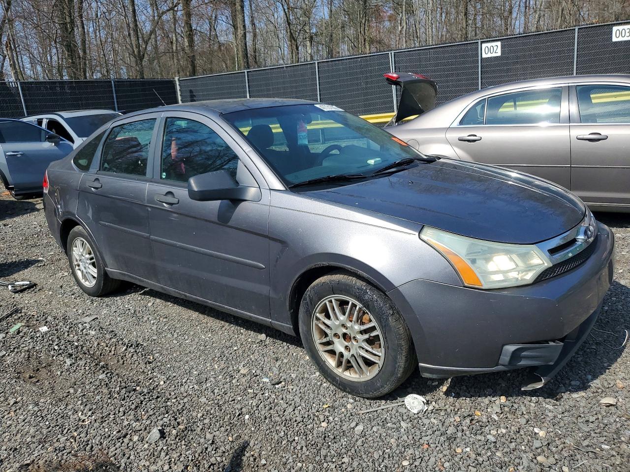 2010 Ford Focus Se Gray vin: 1FAHP3FN9AW142774