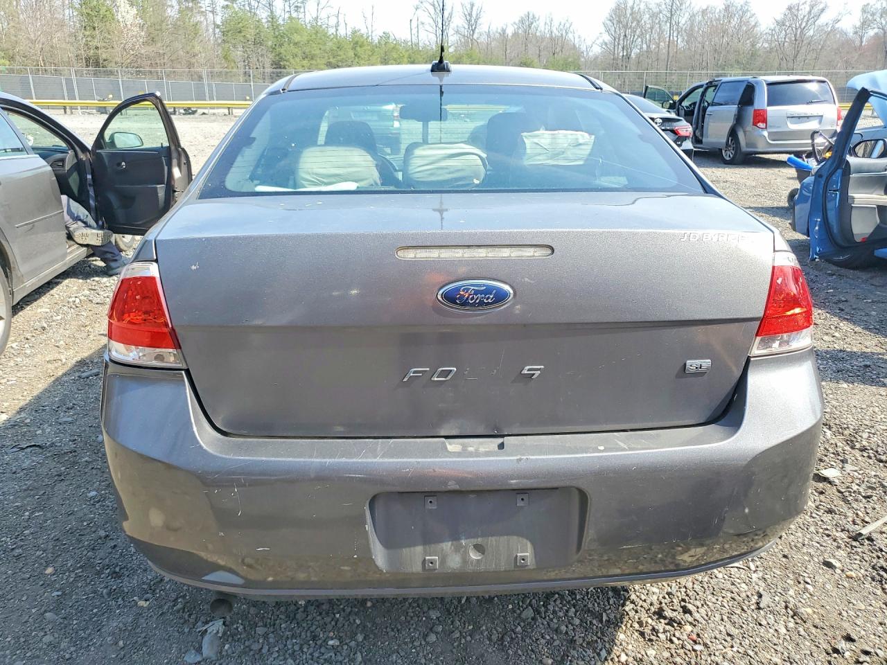 2010 Ford Focus Se Gray vin: 1FAHP3FN9AW142774