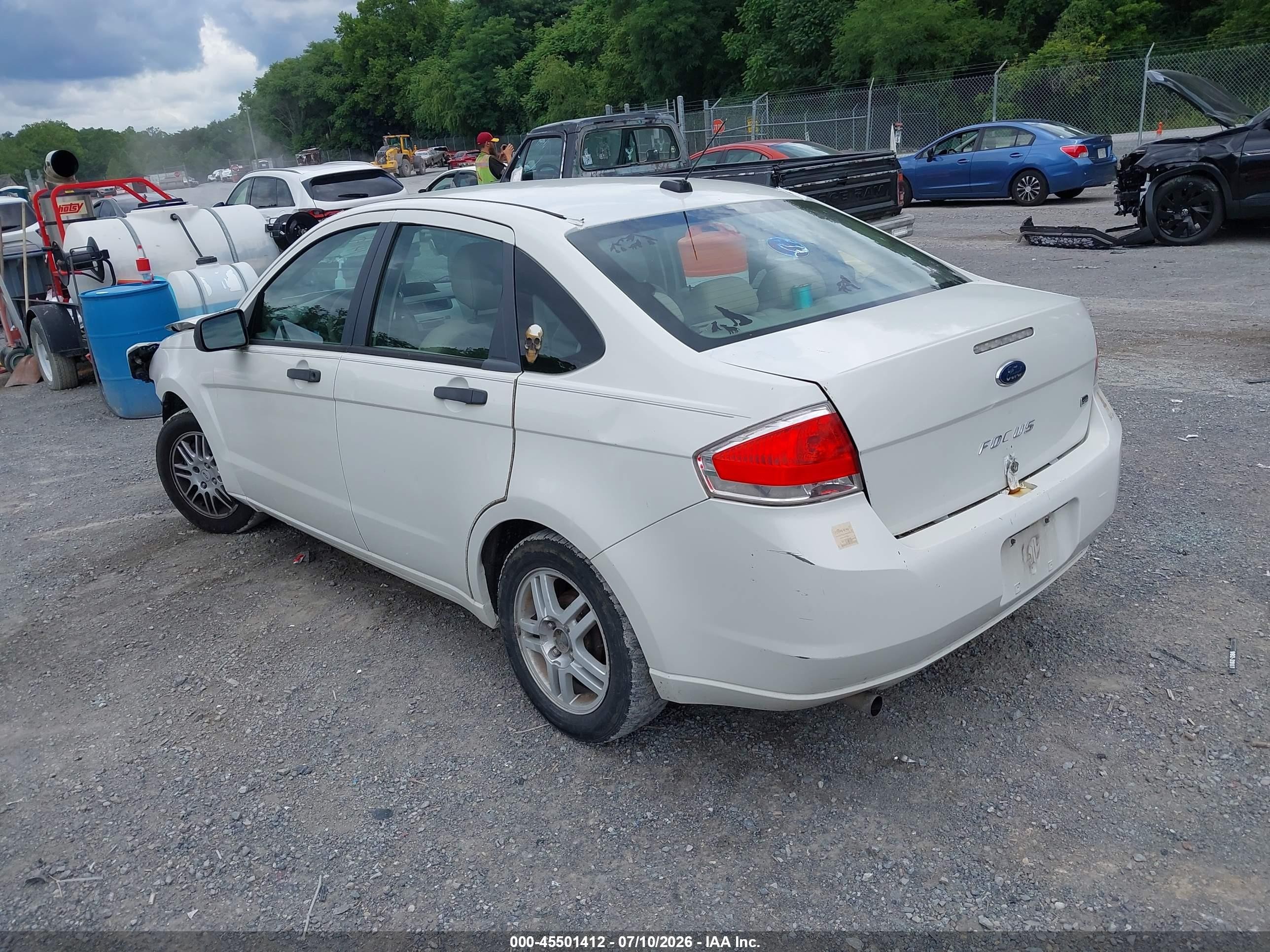 2010 Ford Focus Se White vin: 1FAHP3FN9AW154309