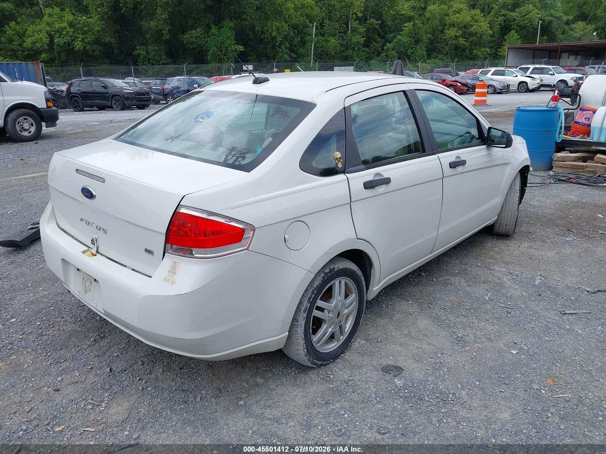 2010 Ford Focus Se White vin: 1FAHP3FN9AW154309