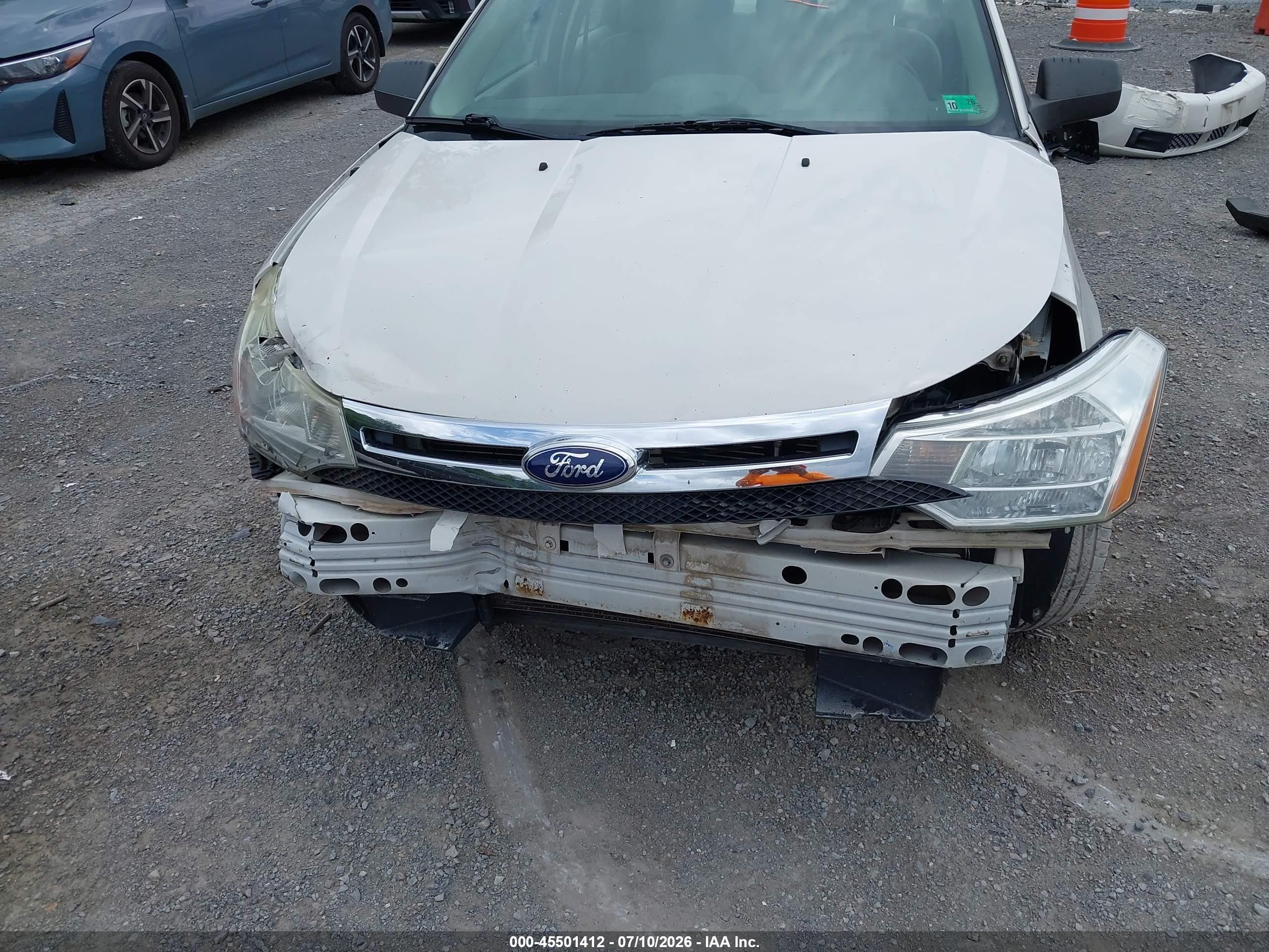 2010 Ford Focus Se White vin: 1FAHP3FN9AW154309