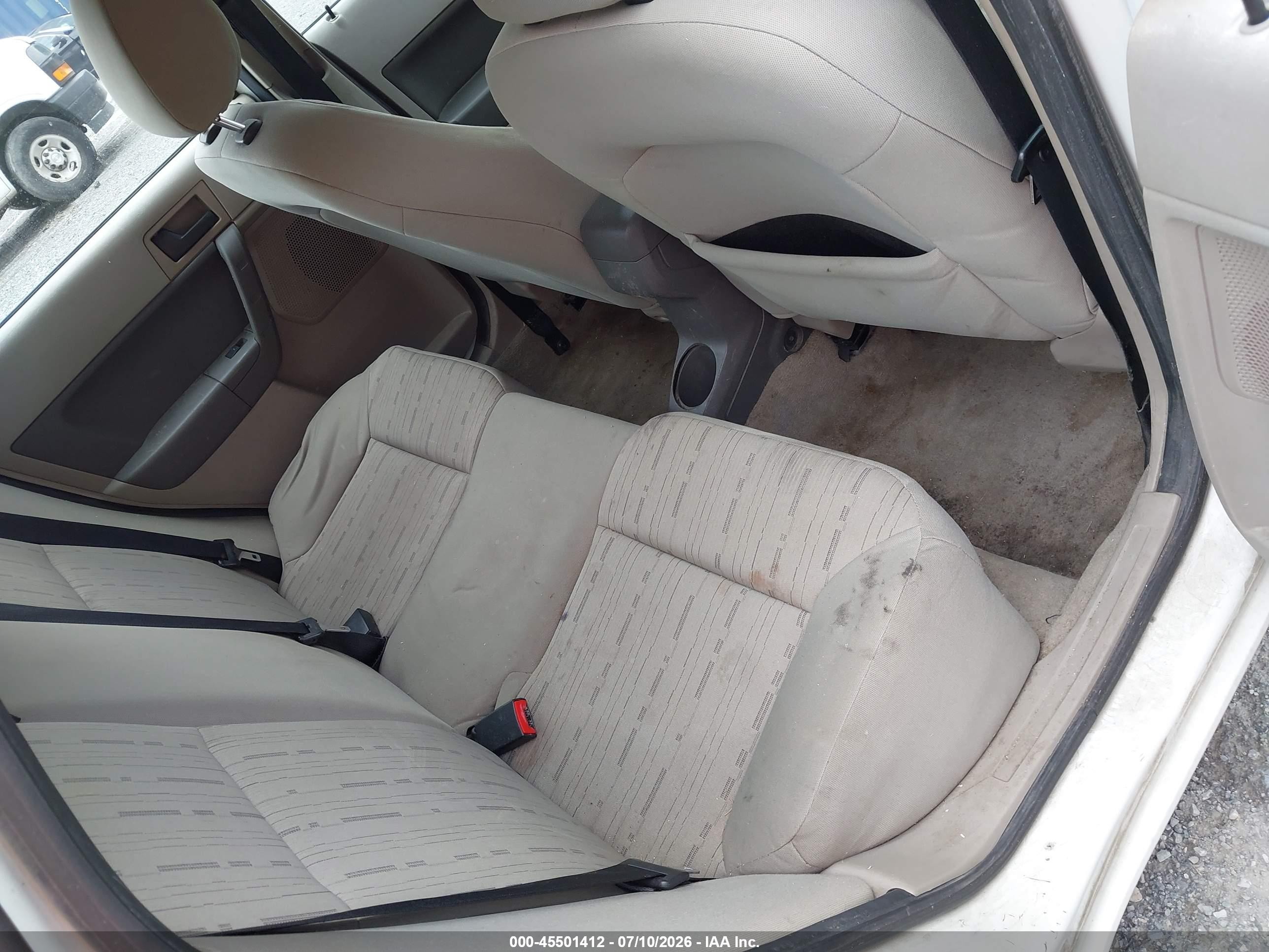2010 Ford Focus Se White vin: 1FAHP3FN9AW154309