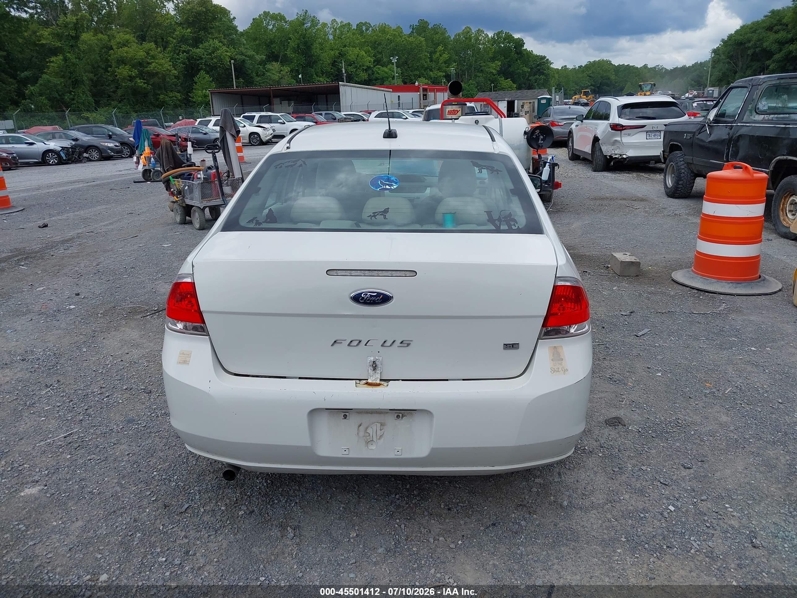 2010 Ford Focus Se White vin: 1FAHP3FN9AW154309