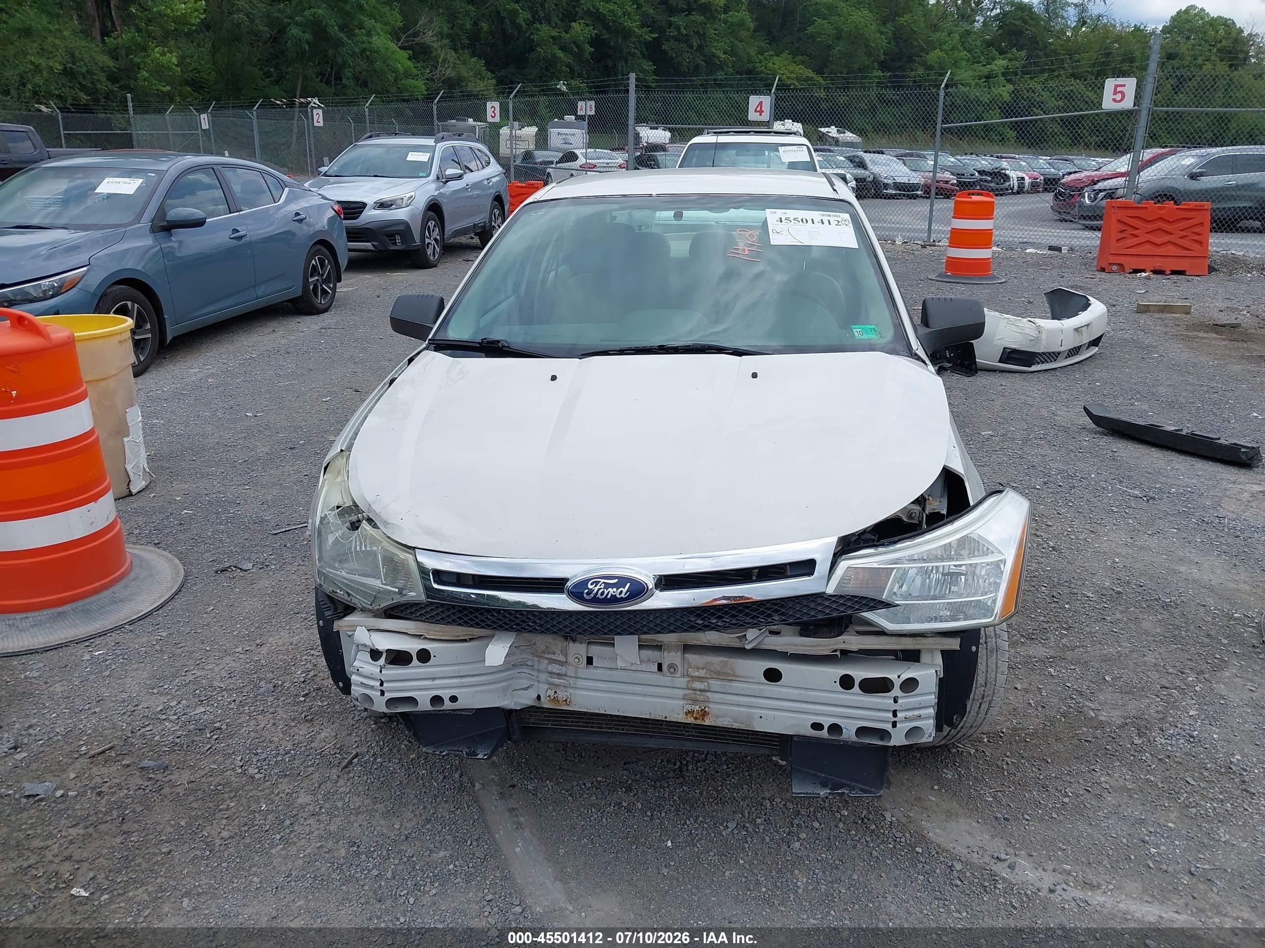 2010 Ford Focus Se White vin: 1FAHP3FN9AW154309