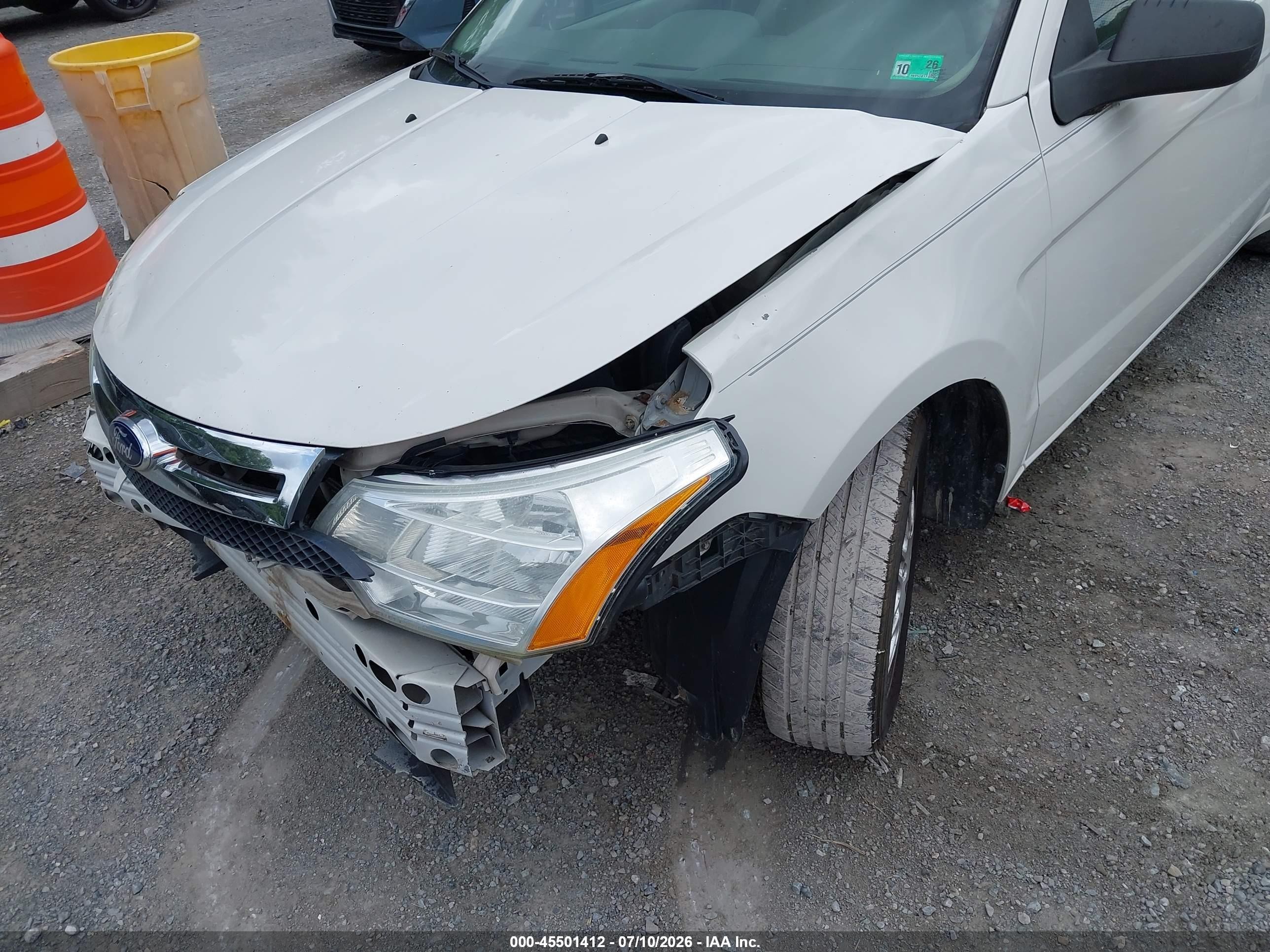 2010 Ford Focus Se White vin: 1FAHP3FN9AW154309