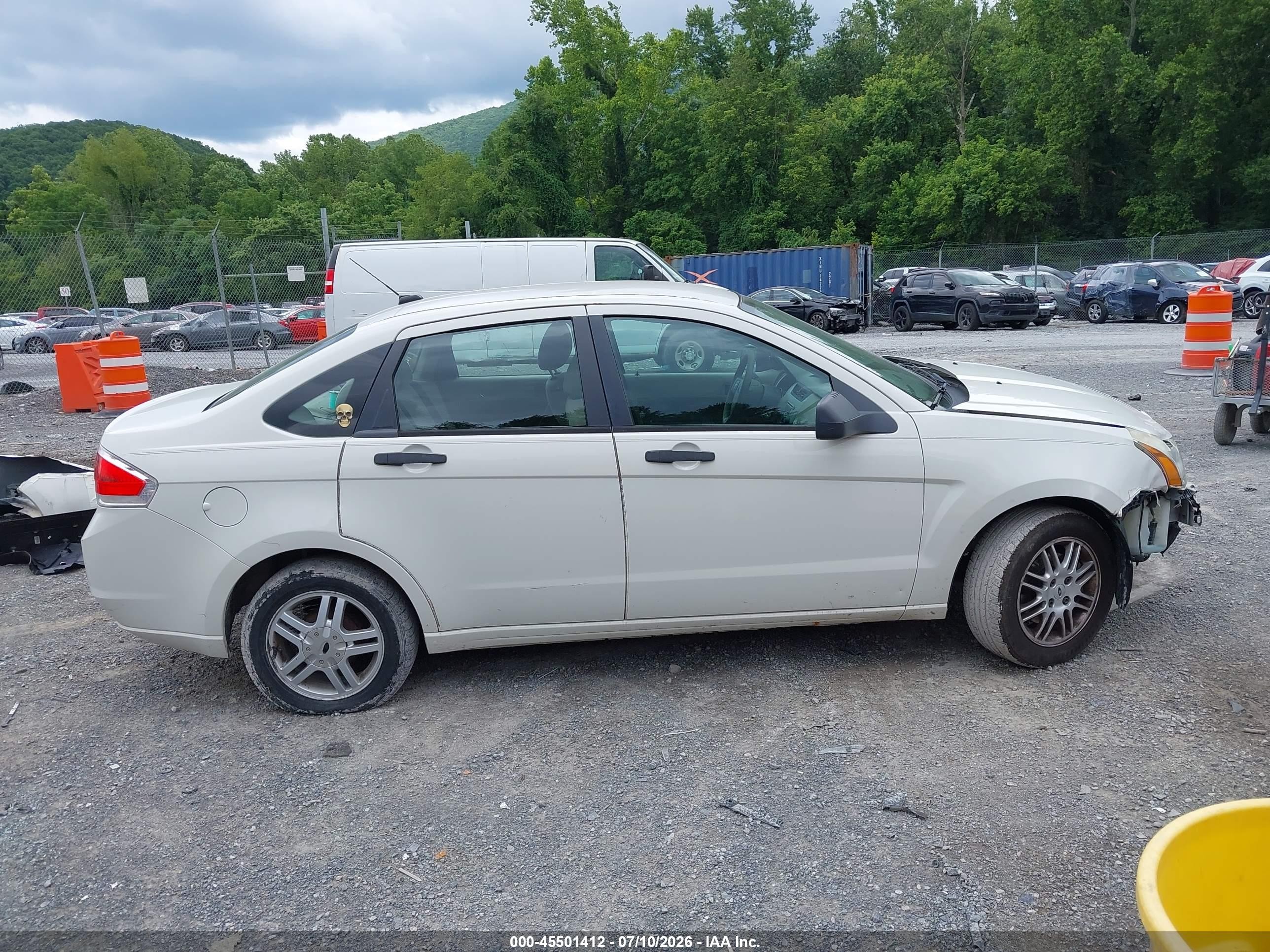 2010 Ford Focus Se White vin: 1FAHP3FN9AW154309