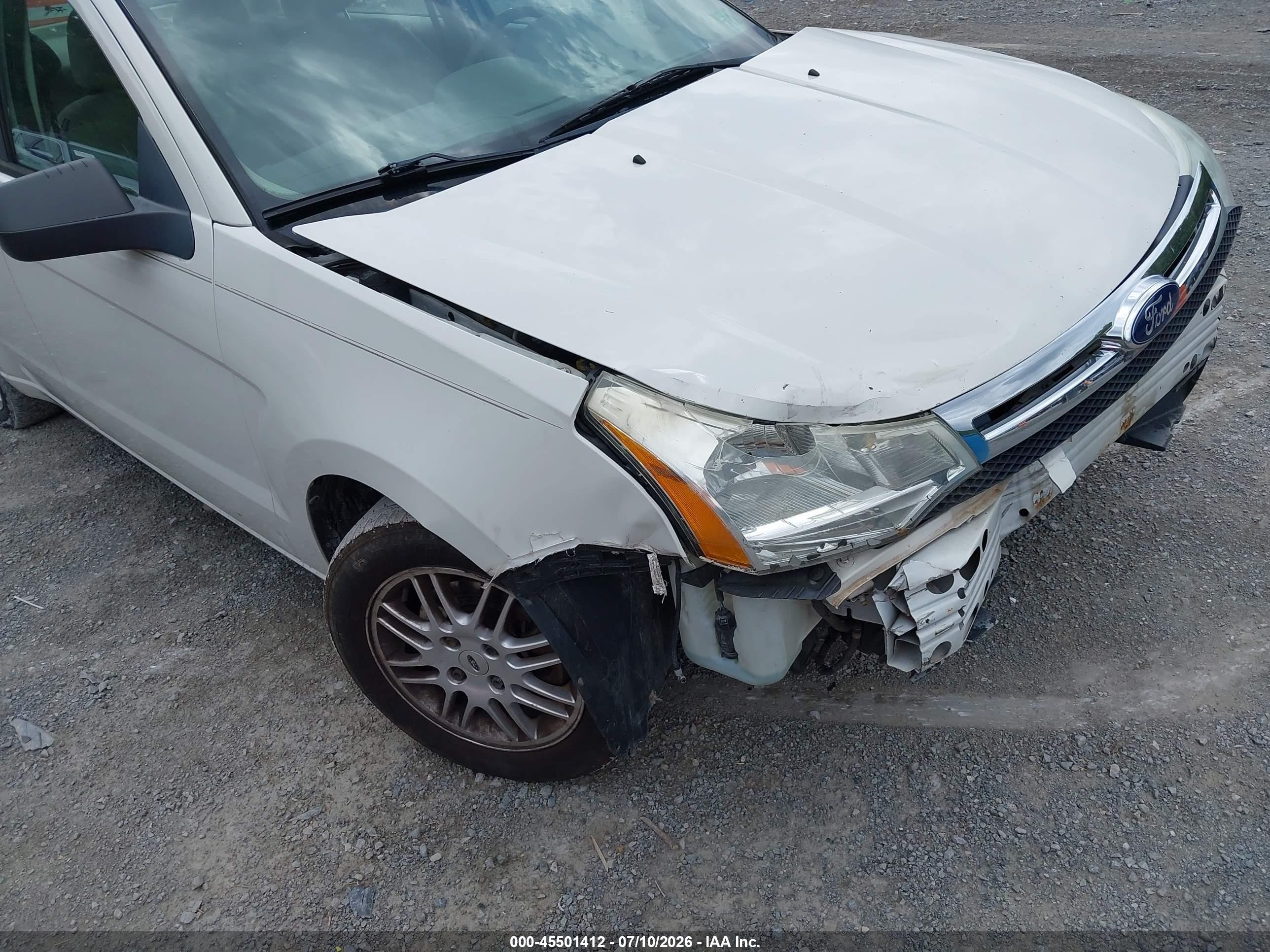2010 Ford Focus Se White vin: 1FAHP3FN9AW154309