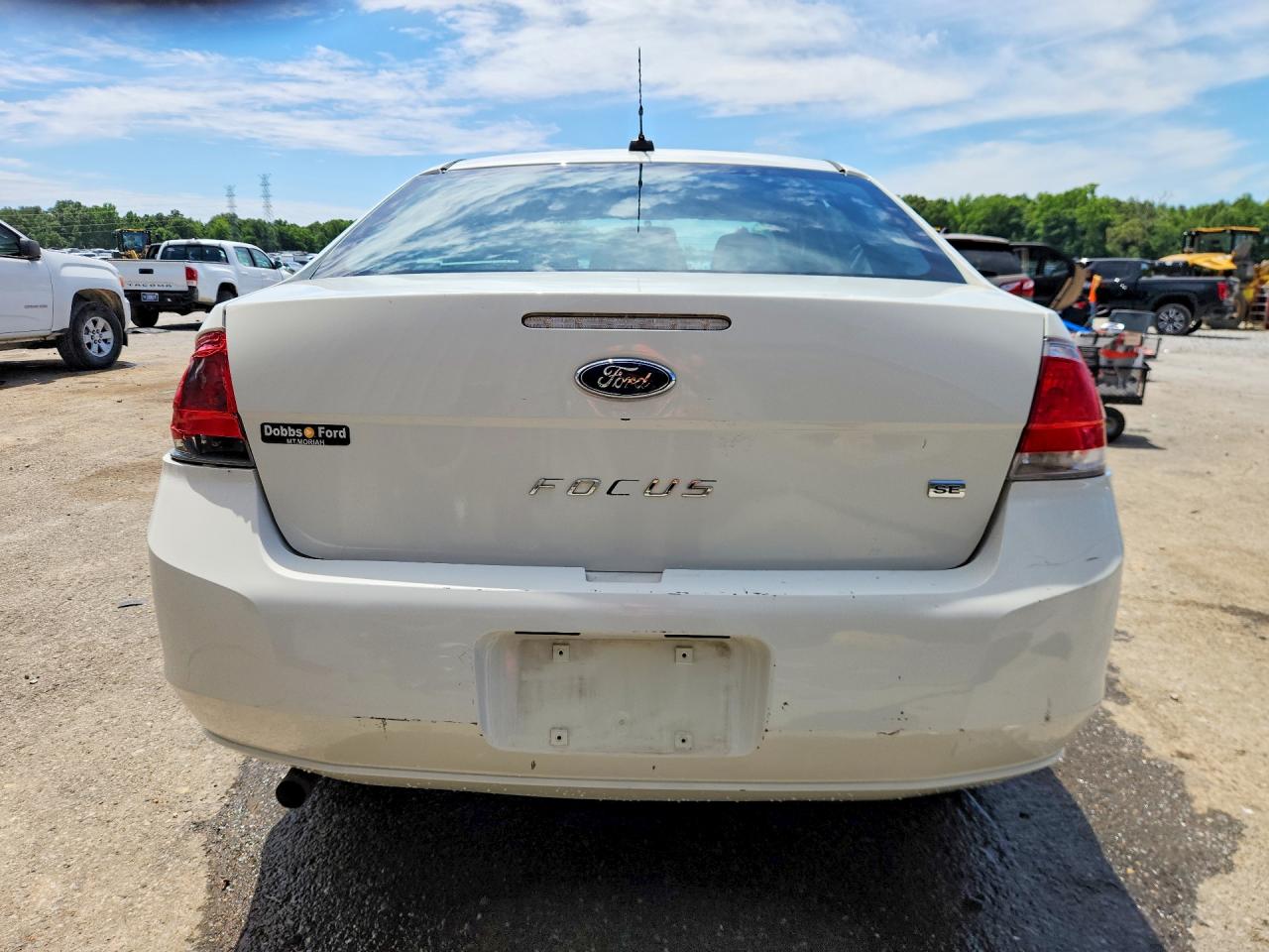 2010 Ford Focus Se White vin: 1FAHP3FN9AW162247