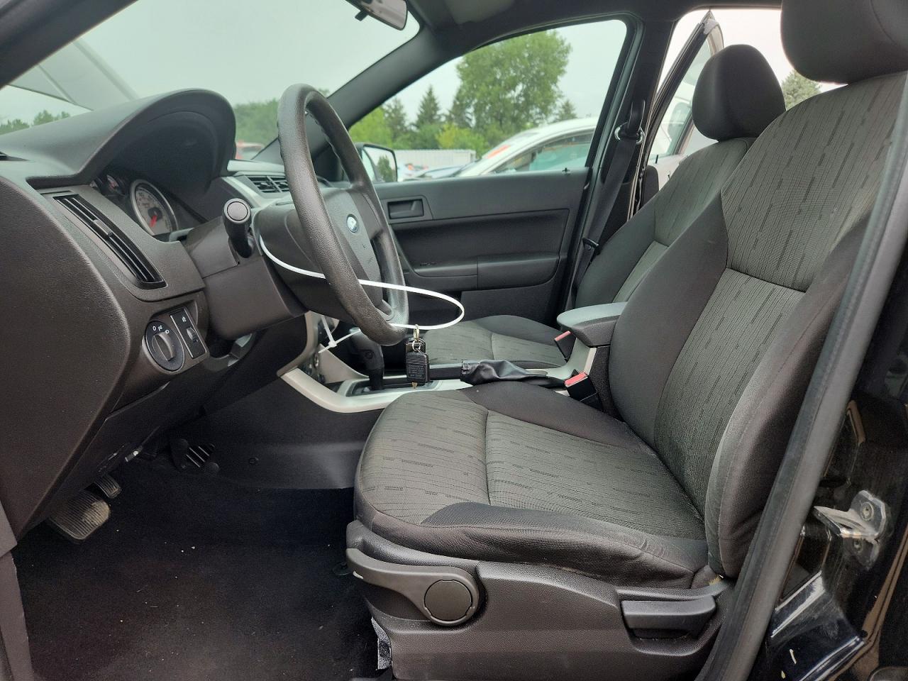 2010 Ford Focus Se Black vin: 1FAHP3FN9AW165231