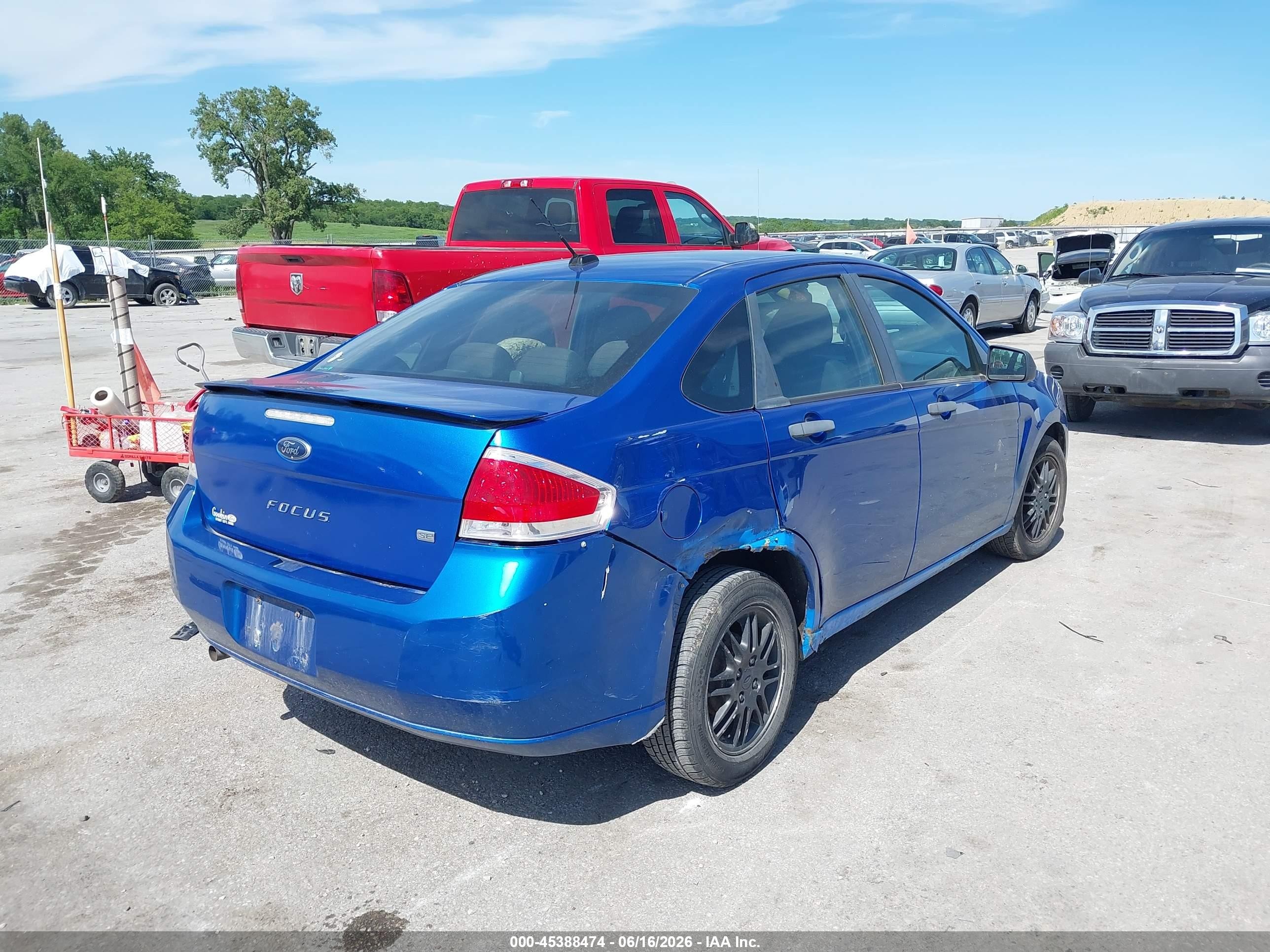 2010 Ford Focus Se Blue vin: 1FAHP3FN9AW183955