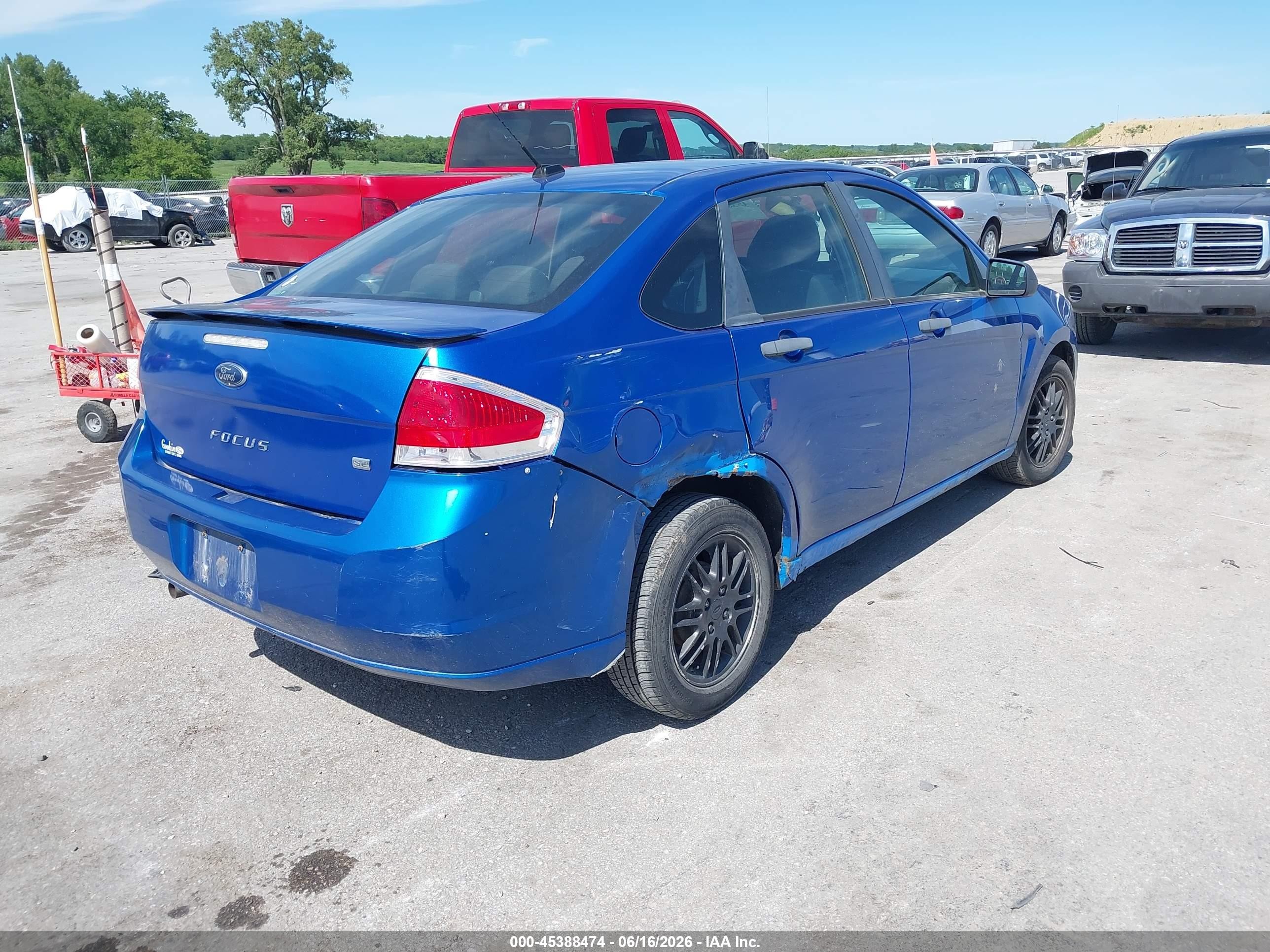 2010 Ford Focus Se Blue vin: 1FAHP3FN9AW183955