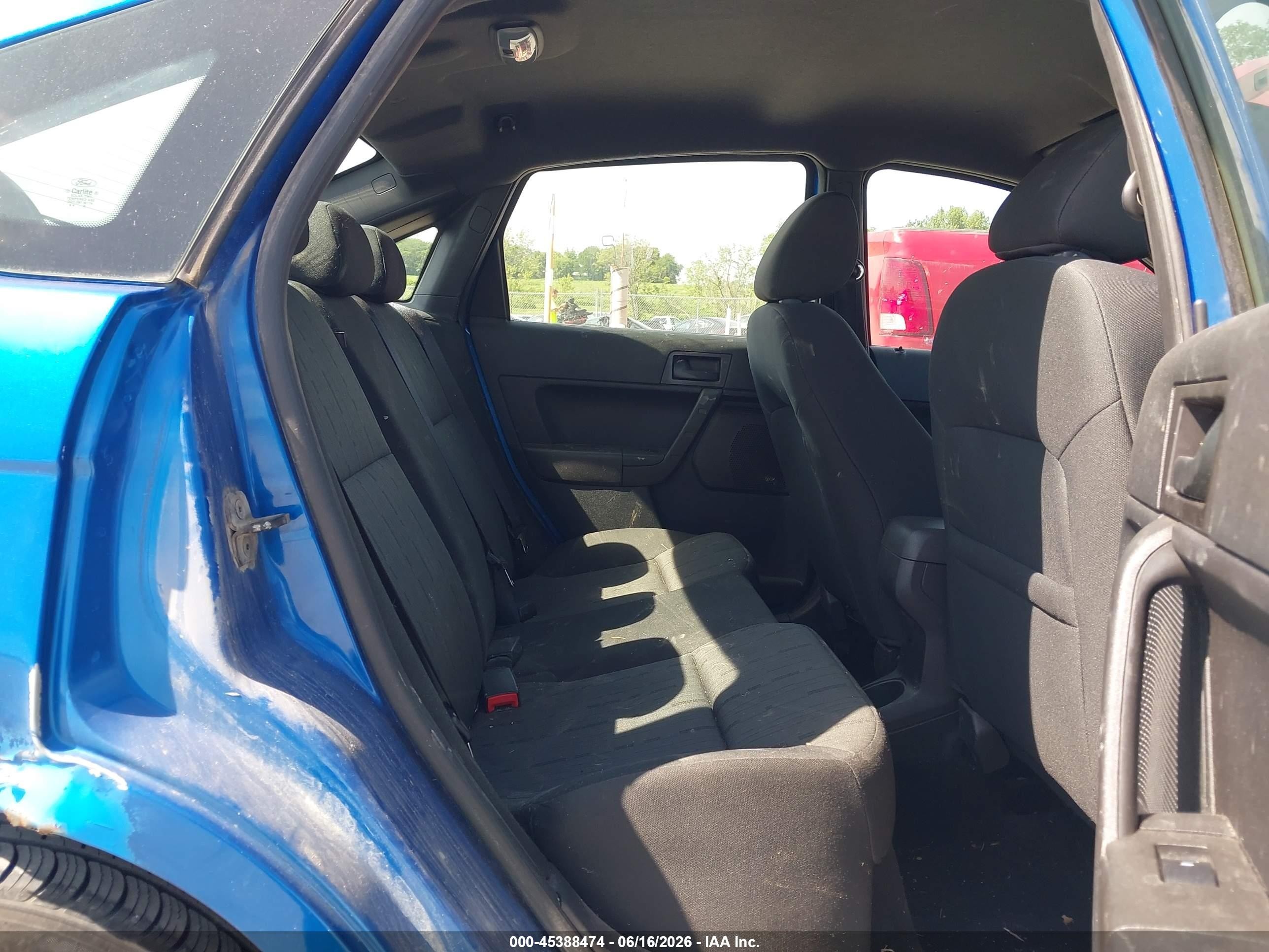 2010 Ford Focus Se Blue vin: 1FAHP3FN9AW183955