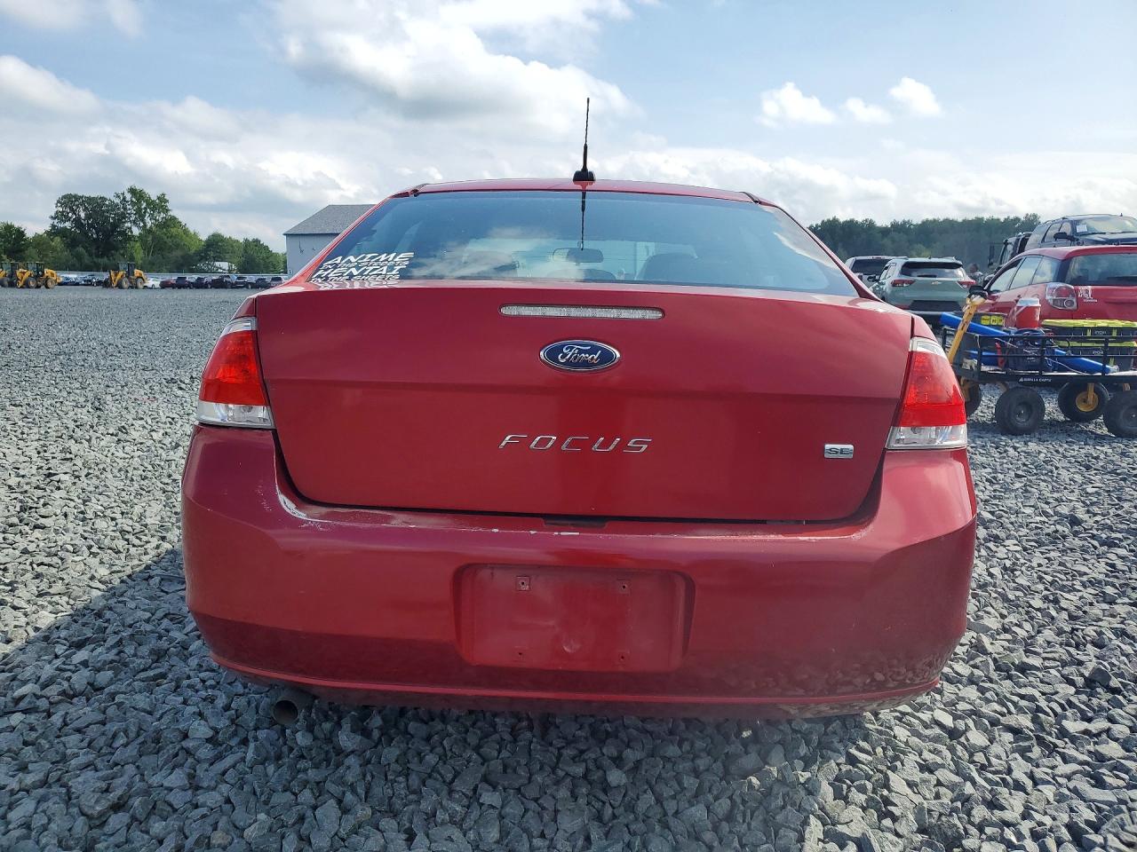 2010 Ford Focus Se Red vin: 1FAHP3FN9AW211401
