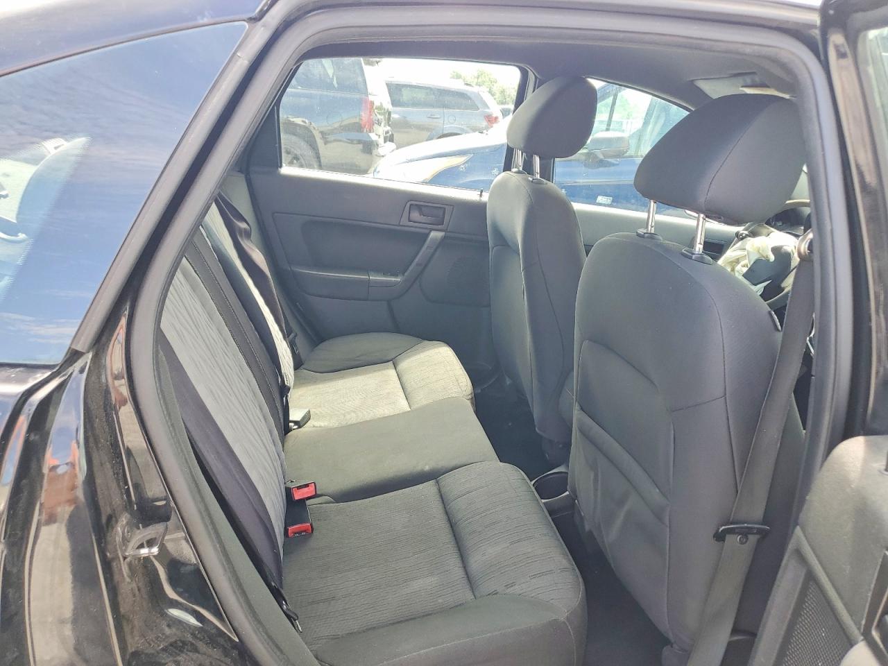 2010 Ford Focus Se Black vin: 1FAHP3FN9AW214668