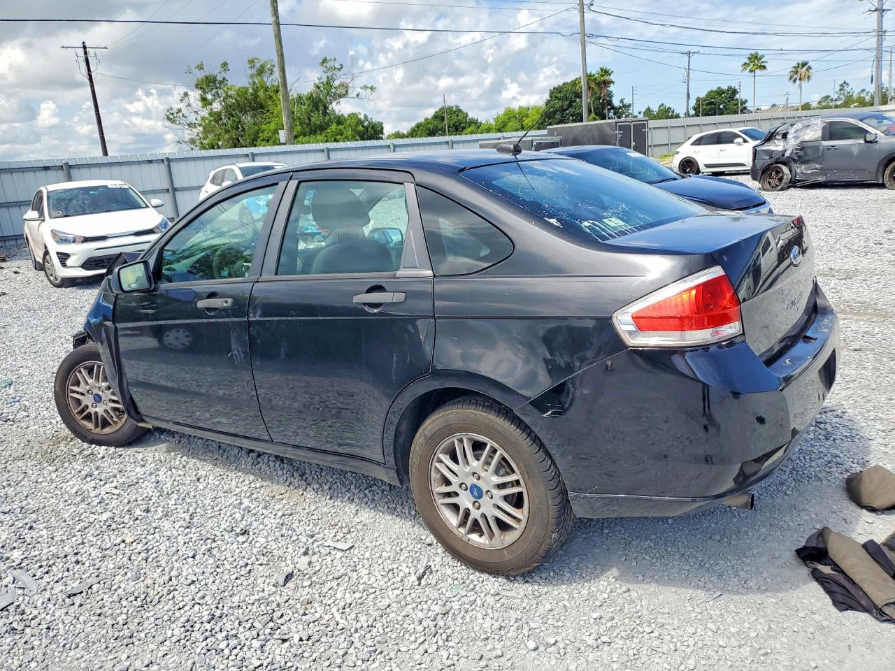 2010 Ford Focus Se Black vin: 1FAHP3FN9AW214668