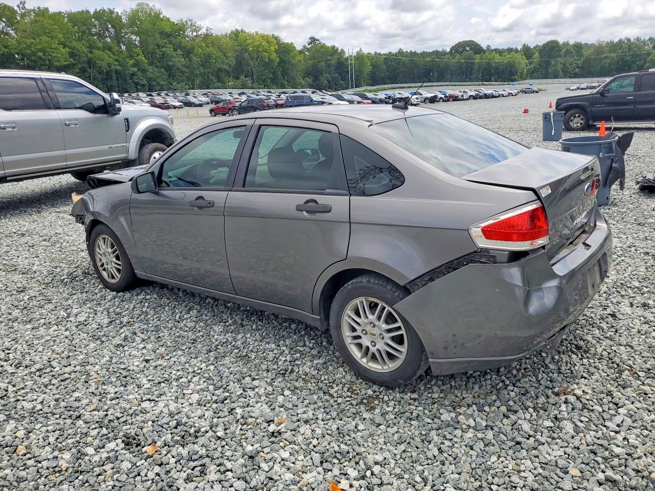 2010 Ford Focus Se Gray vin: 1FAHP3FN9AW230501