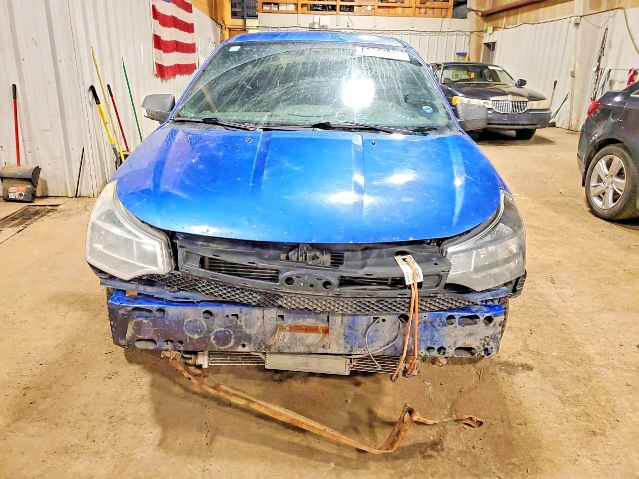 2010 Ford Focus Se Blue vin: 1FAHP3FN9AW252109