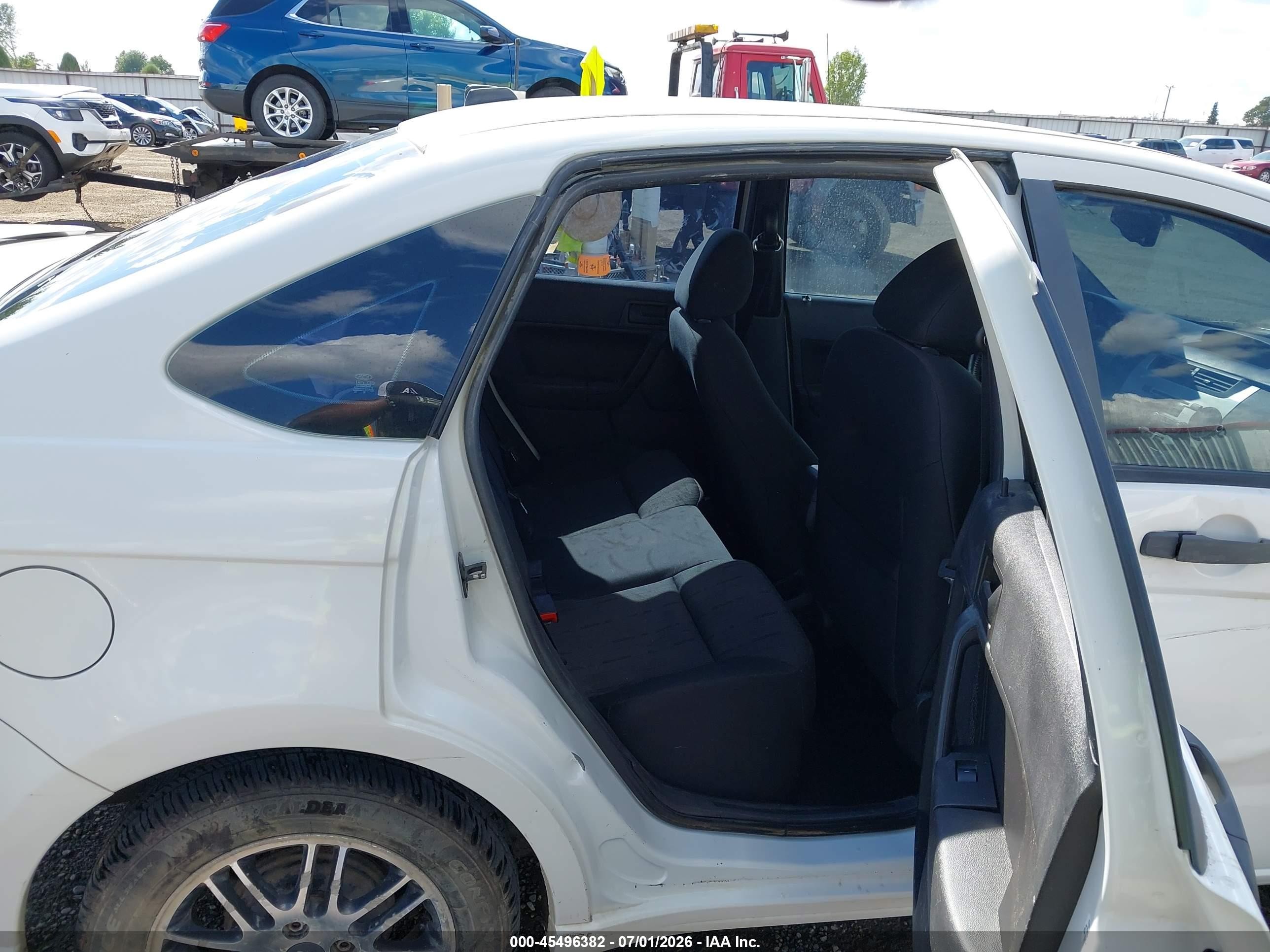 2010 Ford Focus Se White vin: 1FAHP3FN9AW257536