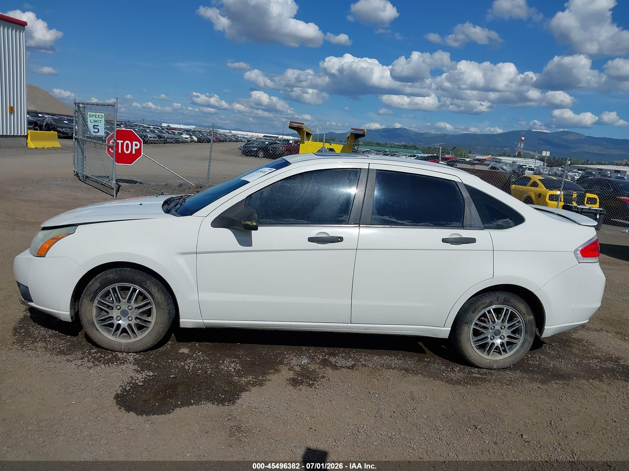 2010 Ford Focus Se White vin: 1FAHP3FN9AW257536