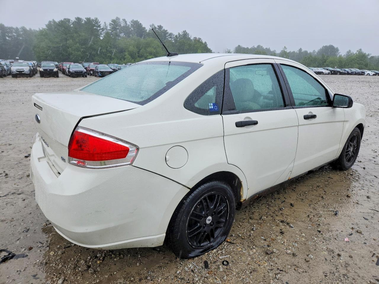 2011 Ford Focus Se Белый vin: 1FAHP3FN9BW108724