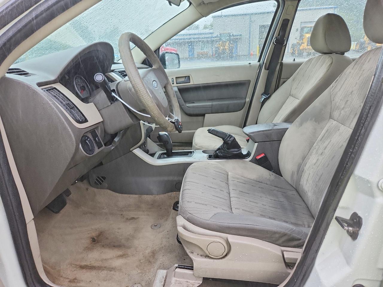 2011 Ford Focus Se Белый vin: 1FAHP3FN9BW108724