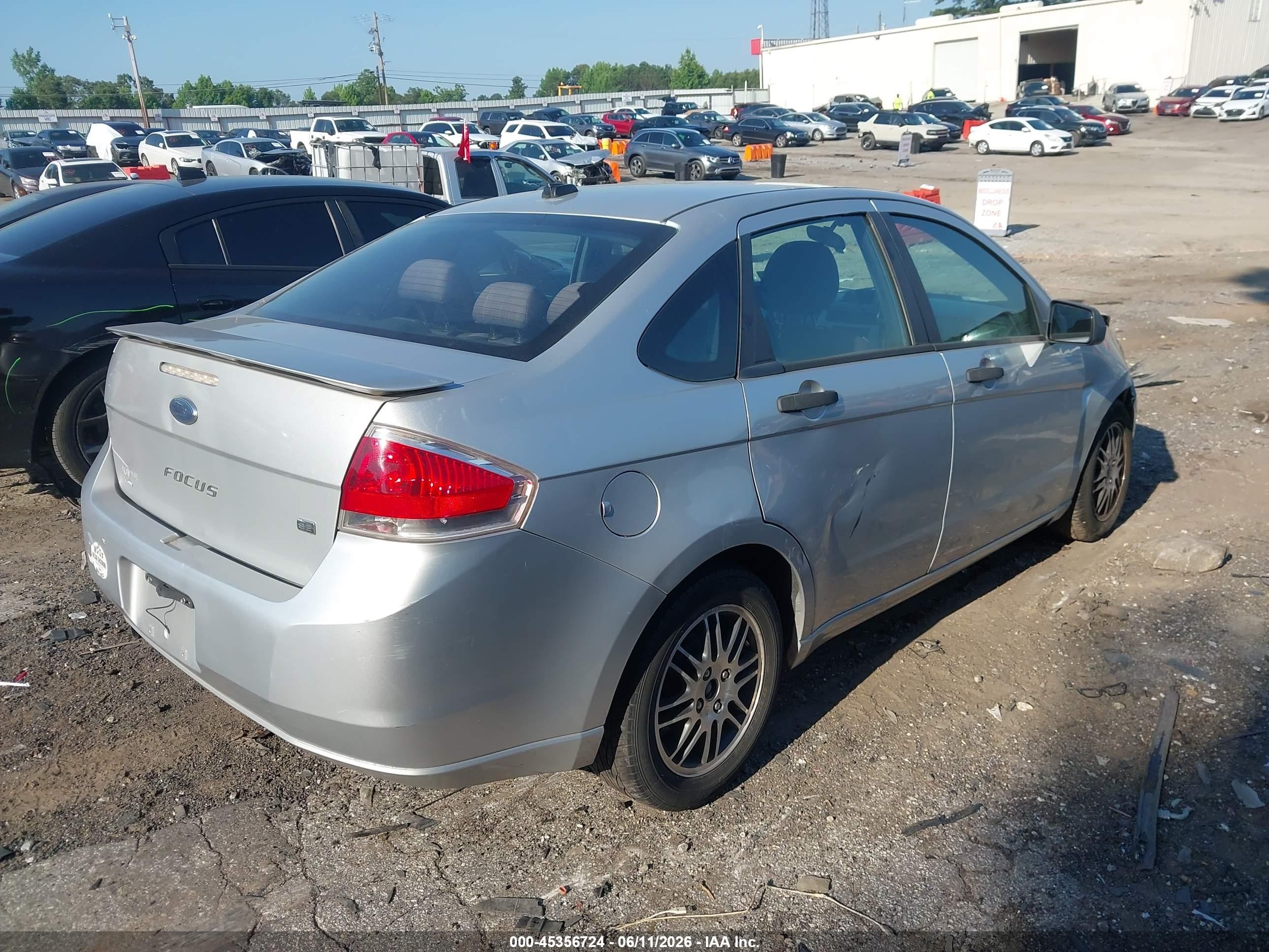 2011 Ford Focus Se Серебряный vin: 1FAHP3FN9BW193712