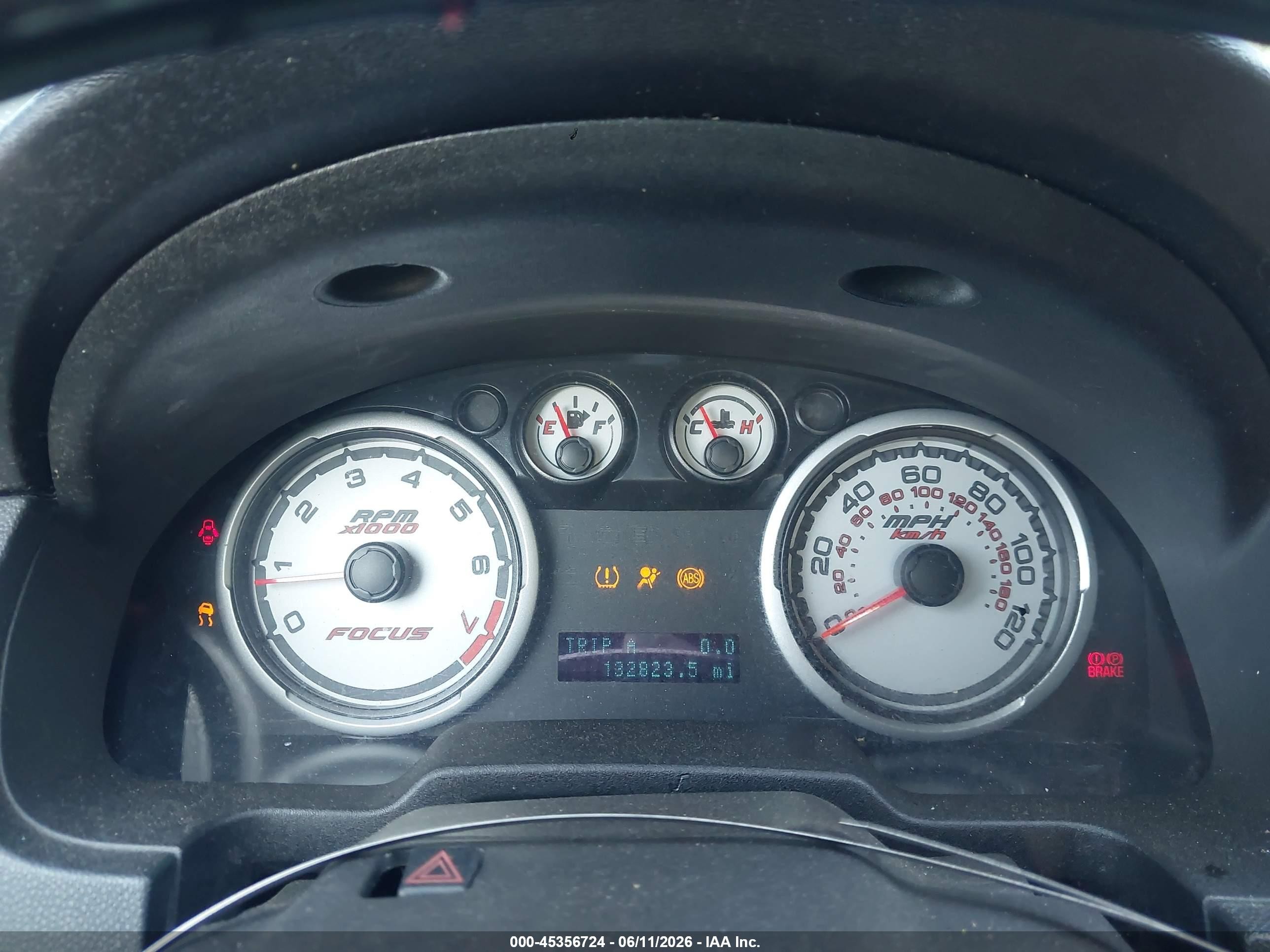 2011 Ford Focus Se Серебряный vin: 1FAHP3FN9BW193712