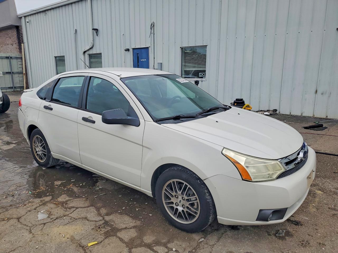 2010 Ford Focus Se White vin: 1FAHP3FNXAW104552