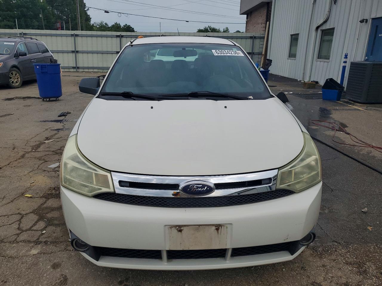2010 Ford Focus Se White vin: 1FAHP3FNXAW104552