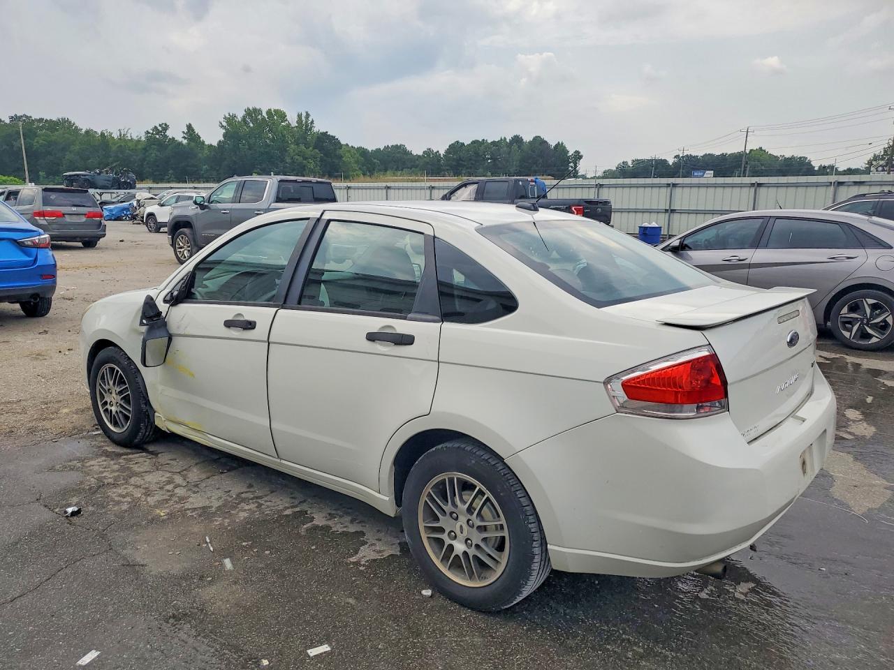 2010 Ford Focus Se White vin: 1FAHP3FNXAW104552