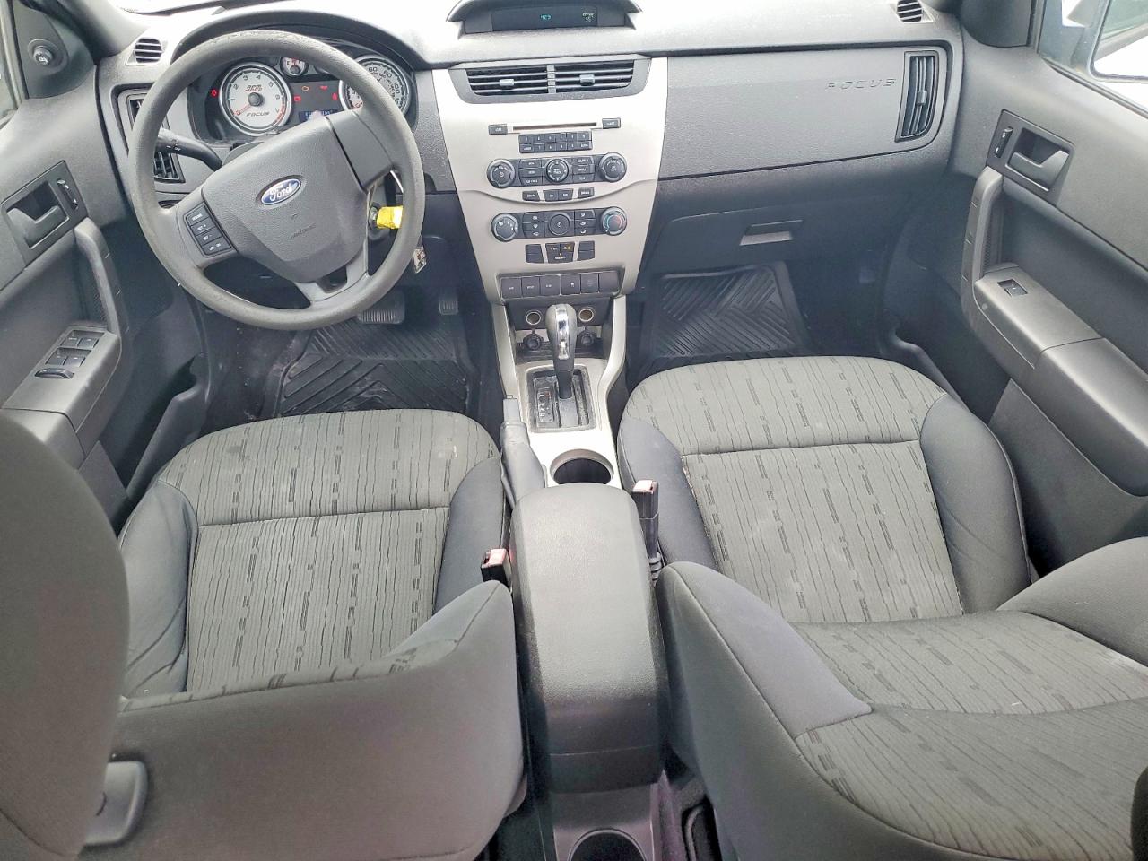 2010 Ford Focus Se White vin: 1FAHP3FNXAW104552