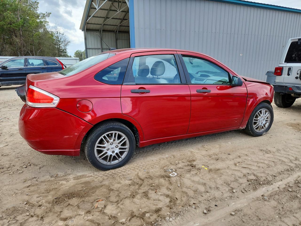 2010 Ford Focus Se Red vin: 1FAHP3FNXAW122386