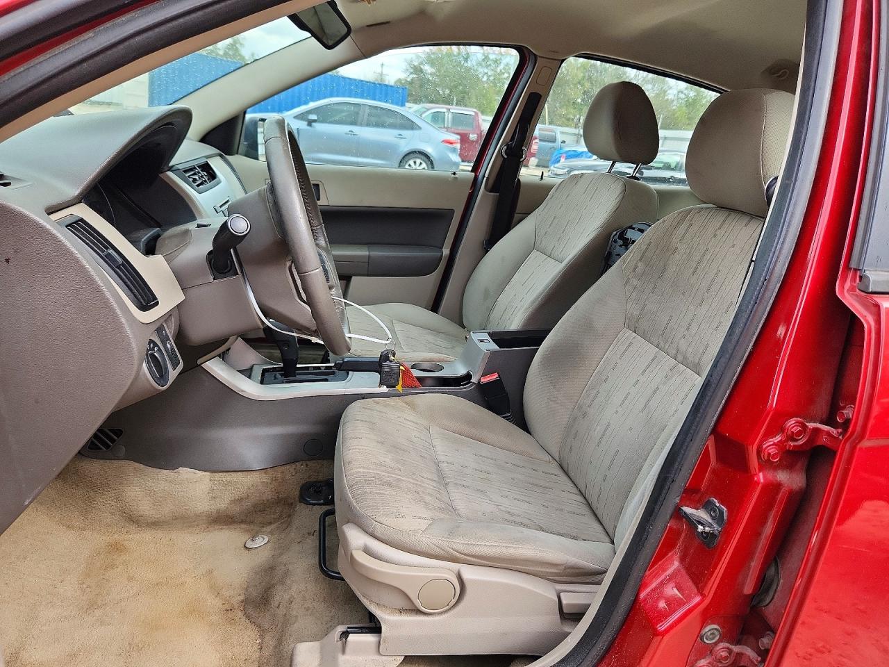 2010 Ford Focus Se Red vin: 1FAHP3FNXAW122386