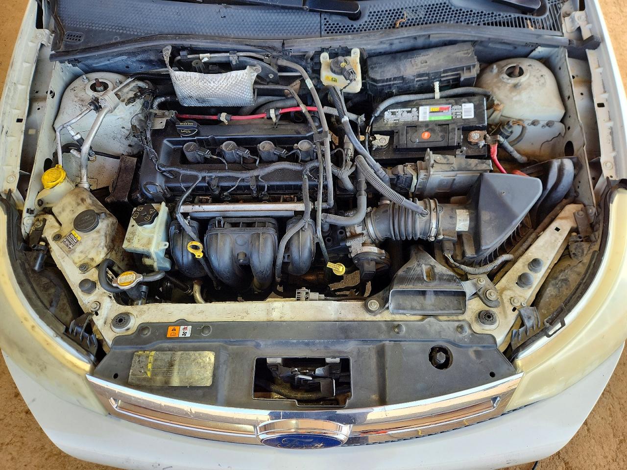 2010 Ford Focus Se White vin: 1FAHP3FNXAW150673