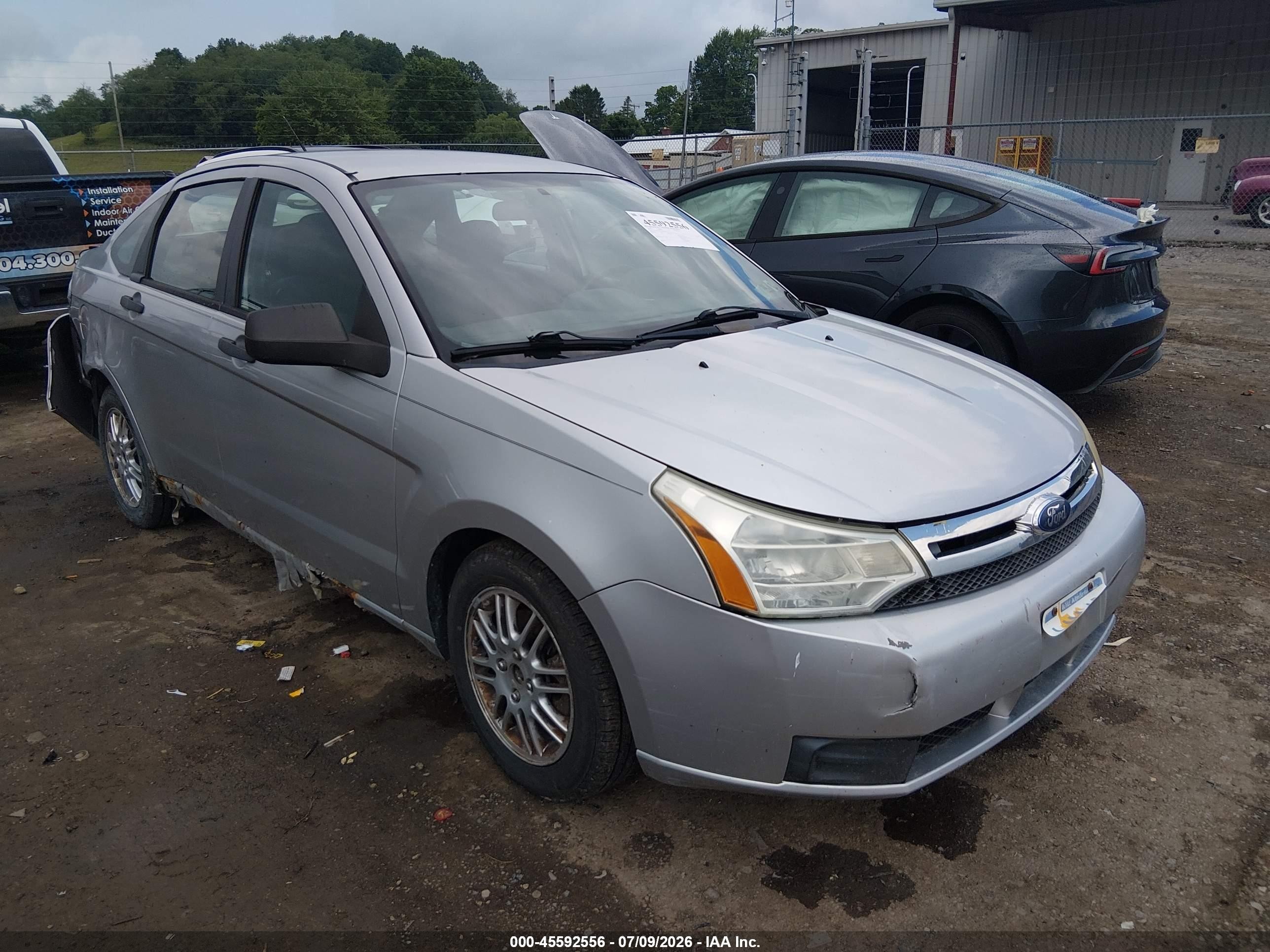2010 Ford Focus Se Silver vin: 1FAHP3FNXAW202268
