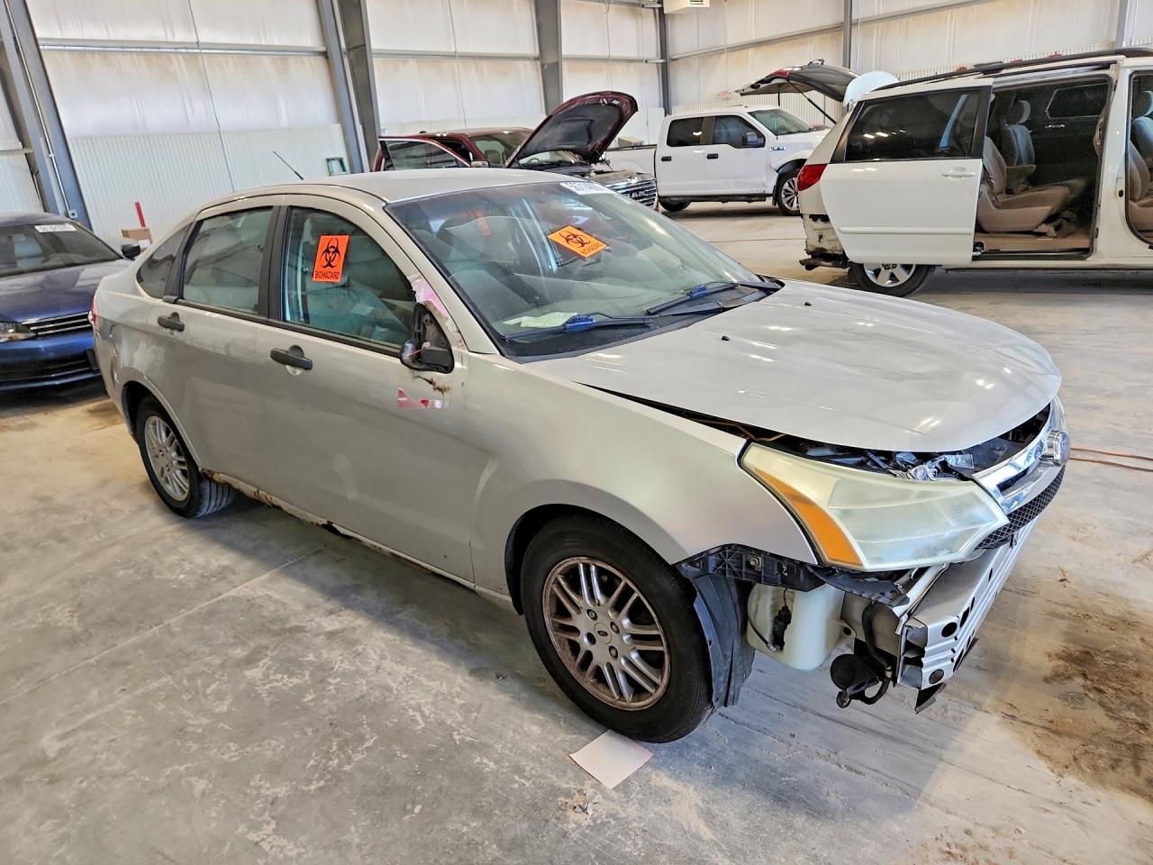2010 Ford Focus Se Silver vin: 1FAHP3FNXAW237103