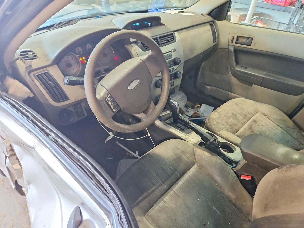 2010 Ford Focus Se Silver vin: 1FAHP3FNXAW237103