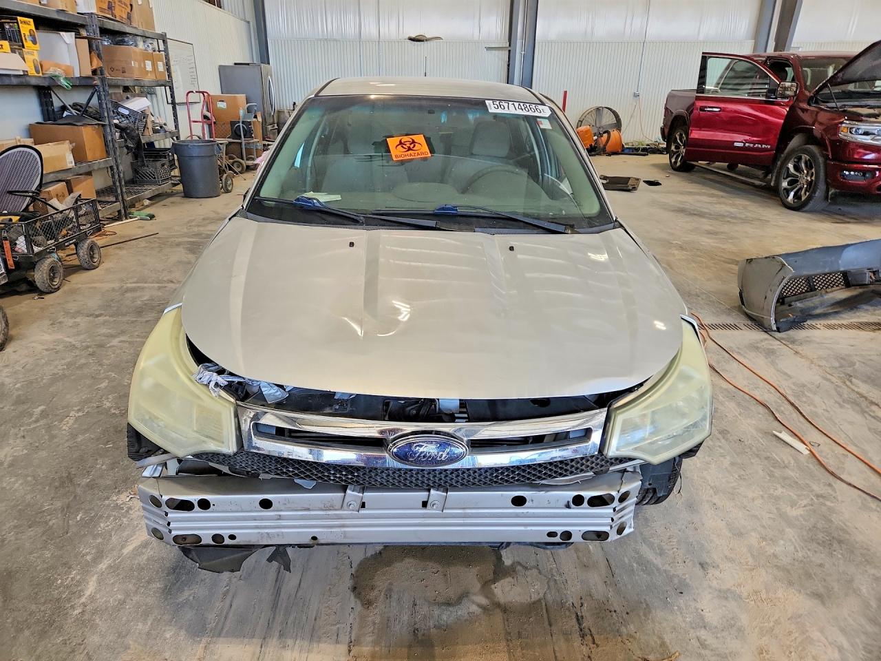 2010 Ford Focus Se Silver vin: 1FAHP3FNXAW237103